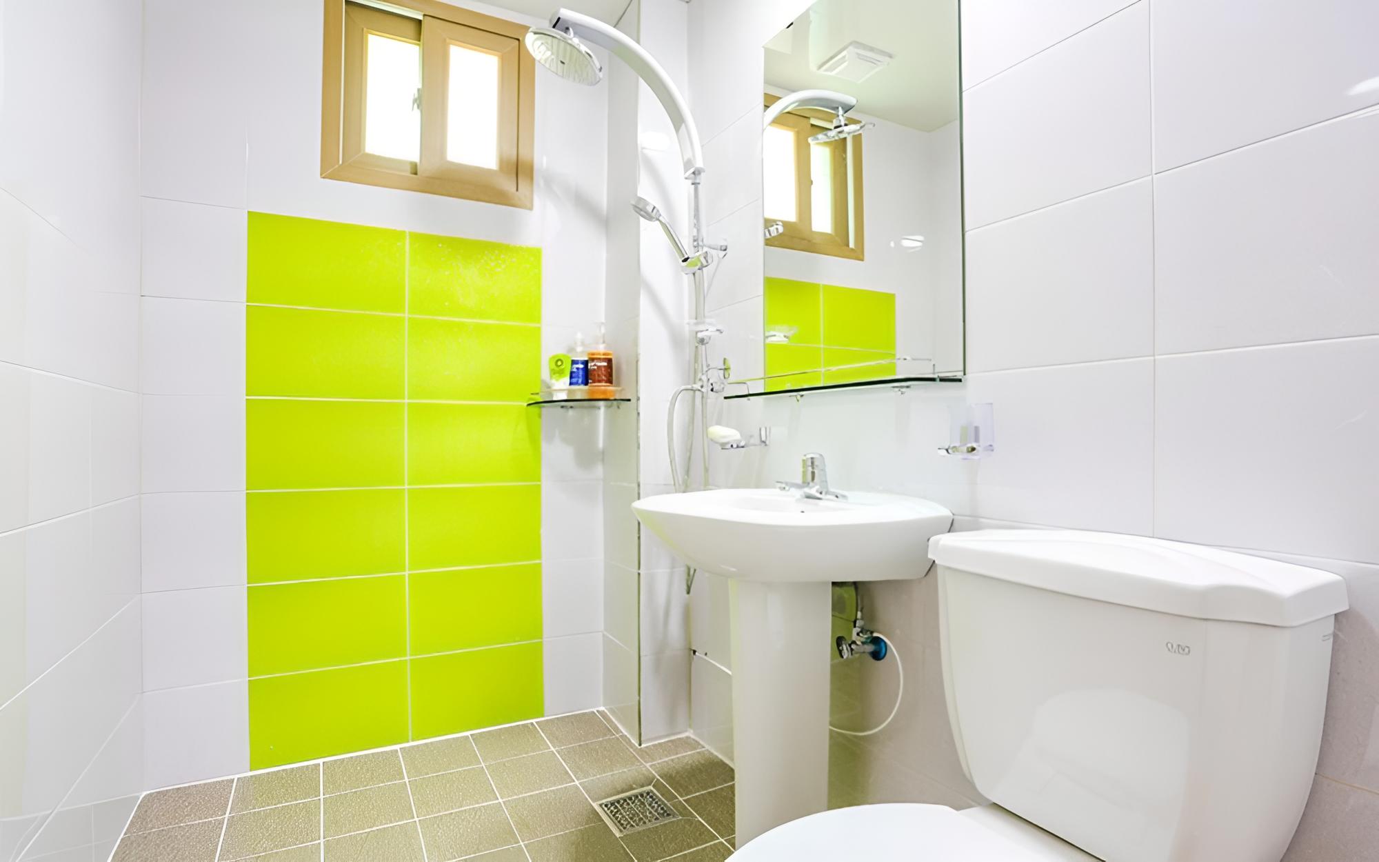 Room (F room Suite room 2F (kitchen + priva)