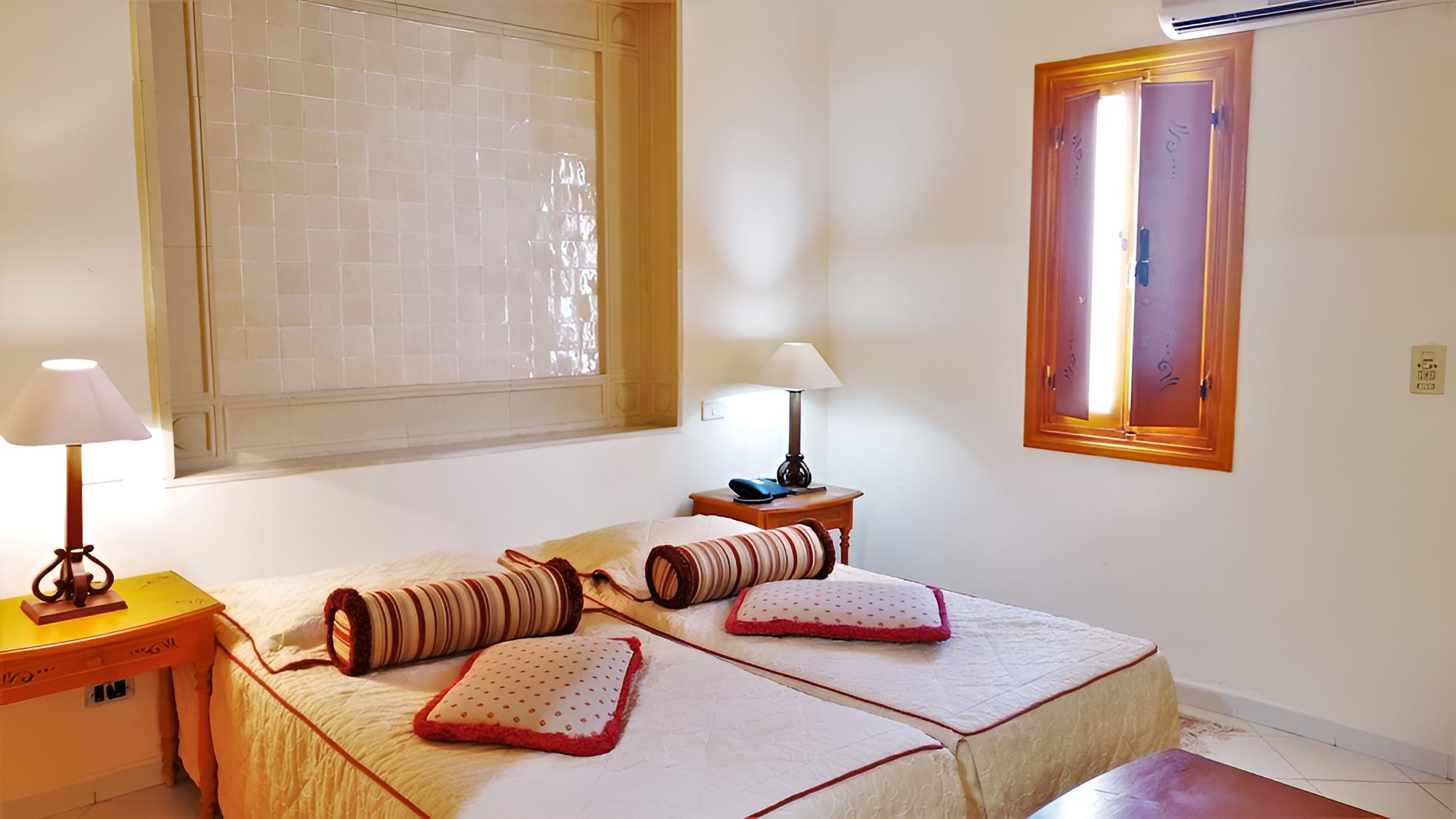 Standard Double or Twin Room, Ensuite photo 1