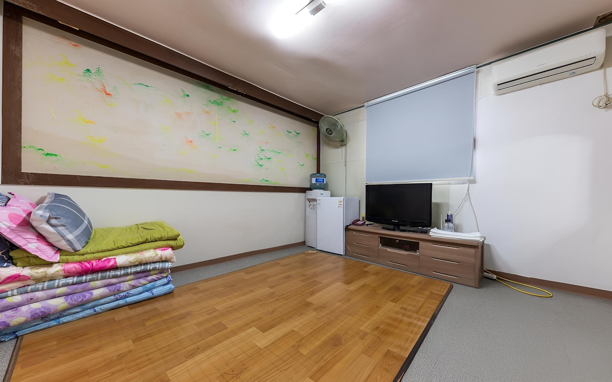 Room (Ondol room) - Photo 8