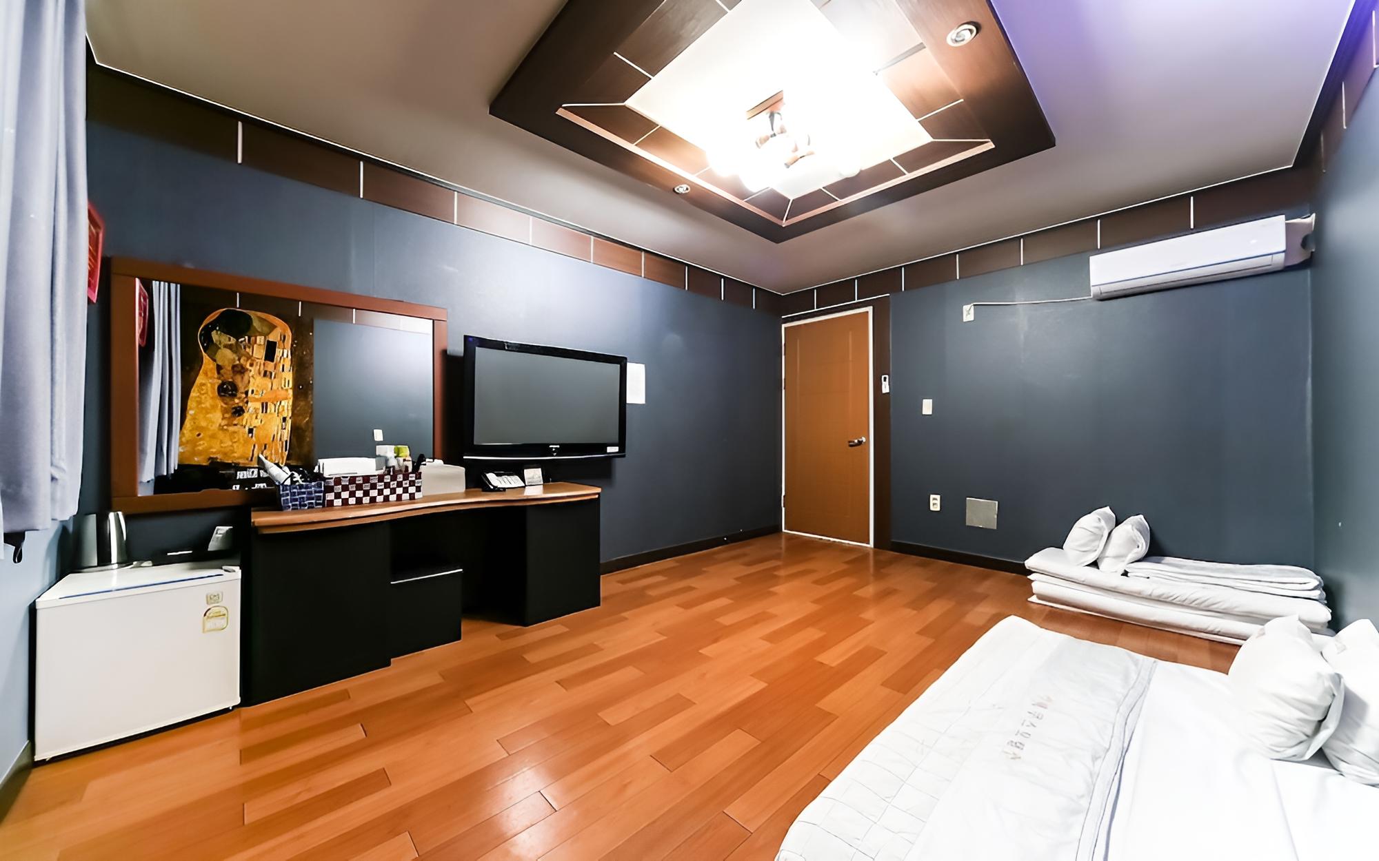 Room (Thrifty room) photo 3