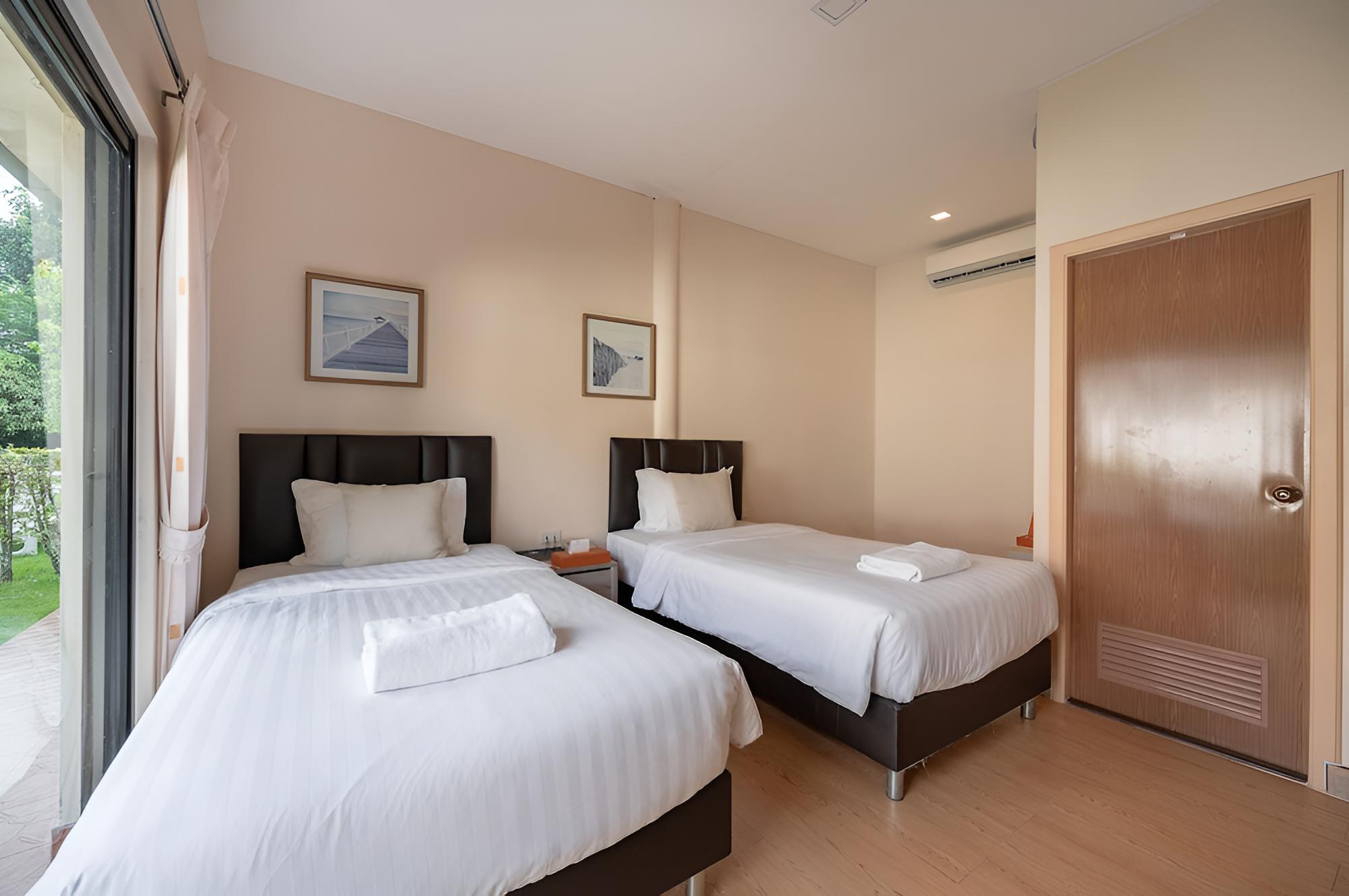 Standard Room, Garden View (King)