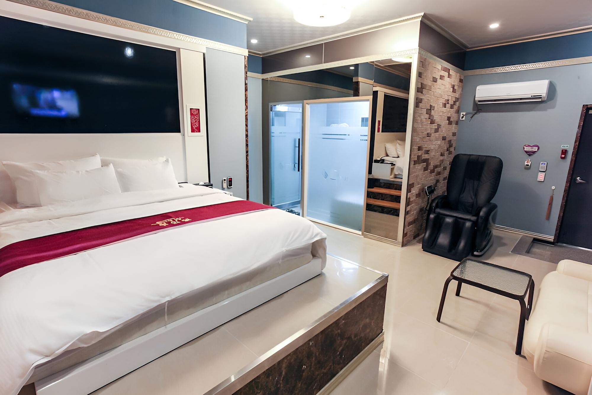 Room (Special room (You must call to receiv) photo 2