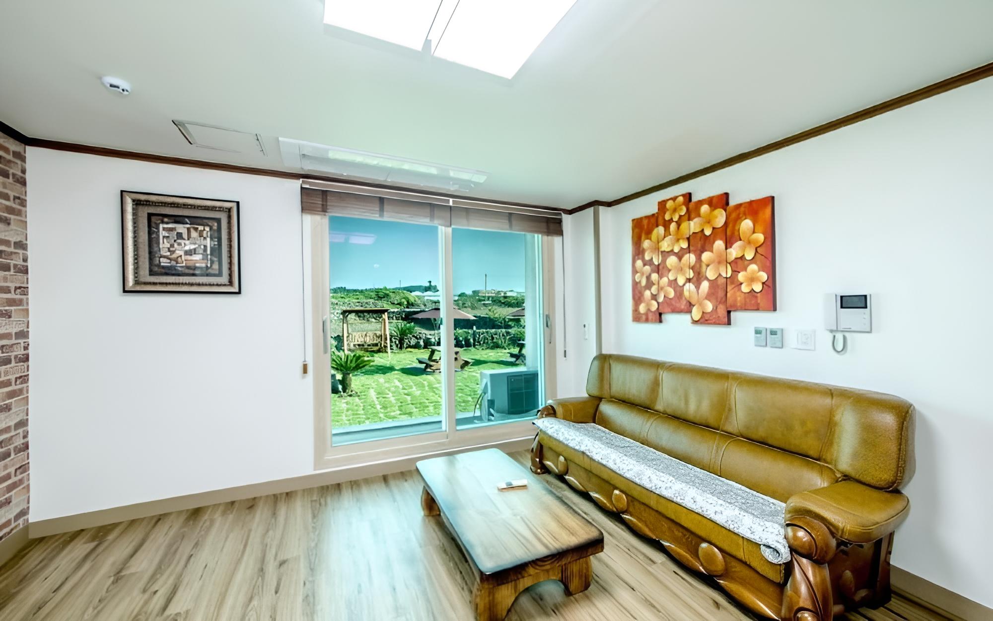 Room (Byeolchae Room (Unshared House Duplex) photo 3
