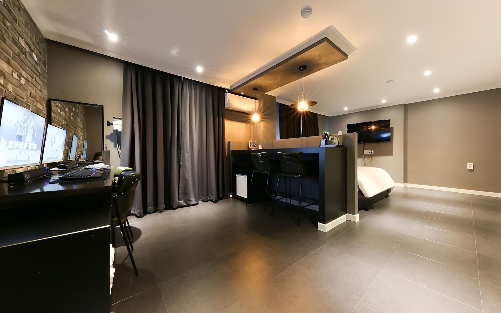 Room (VIP 2PC (Extra Charge for Additional )