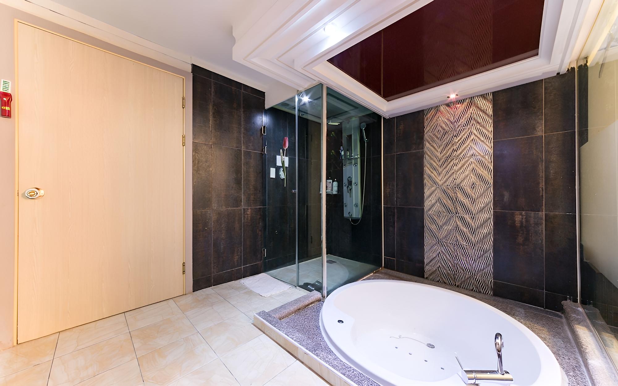 Room (Special room (round bathtub Netflix a) - Photo 5