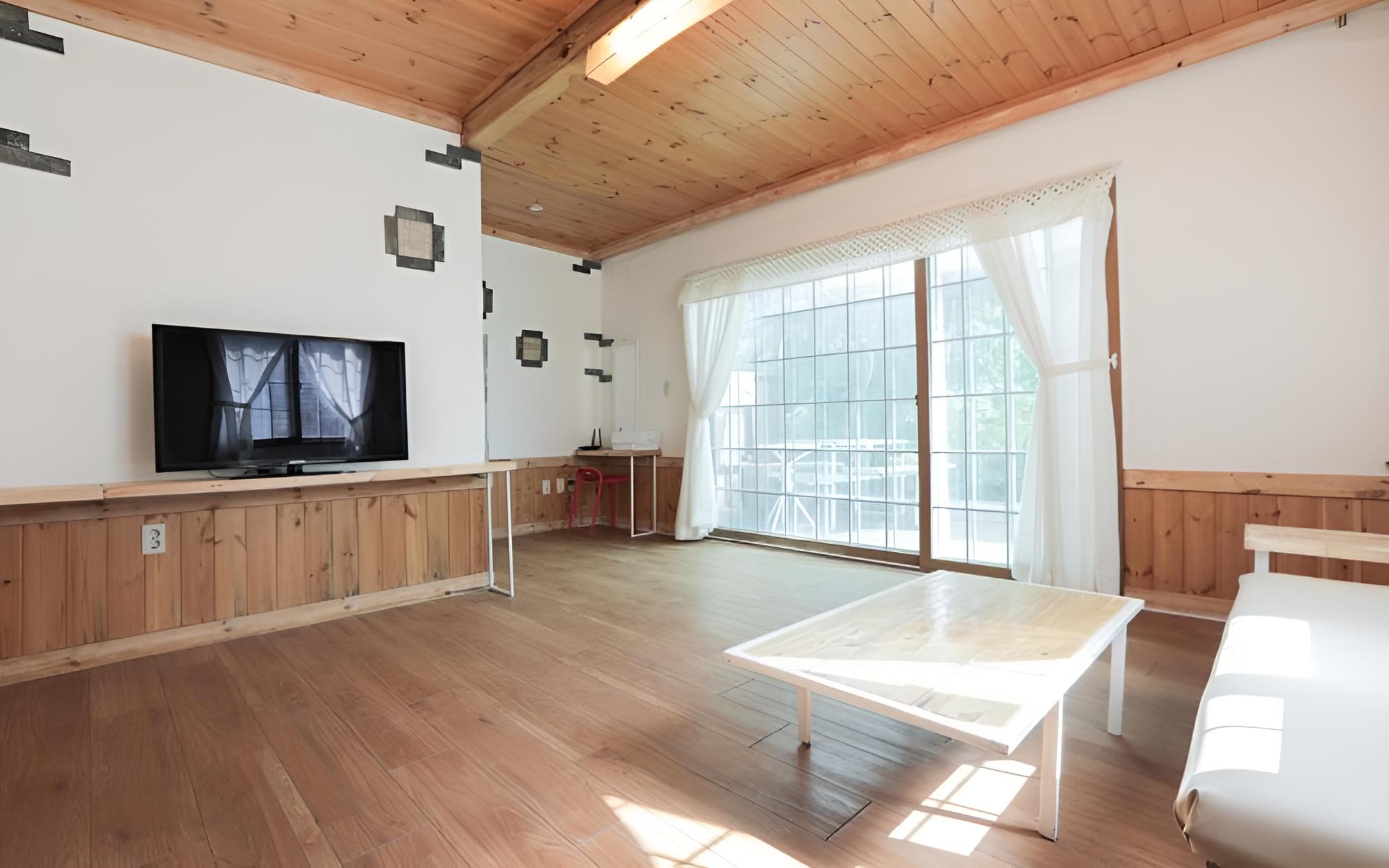 Room (Room6)