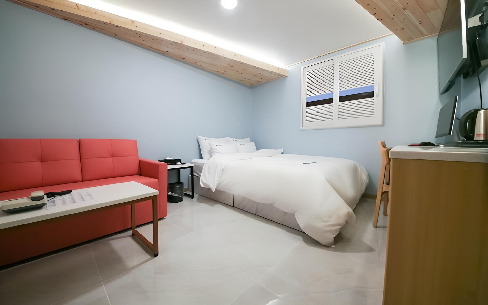 Room (Standard Room 1 PC (All OTT Service A) - Photo 1