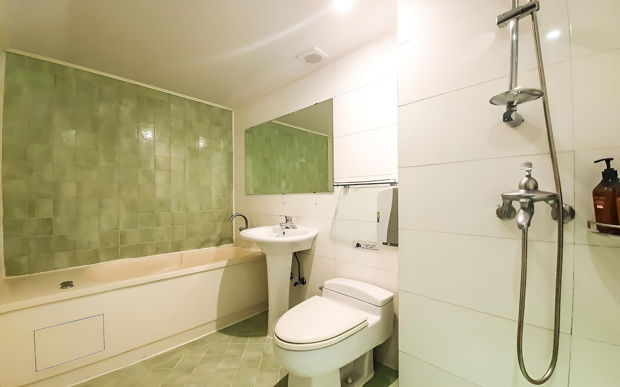 Room (Twin - Consecutive nights not allowed) - Photo 5