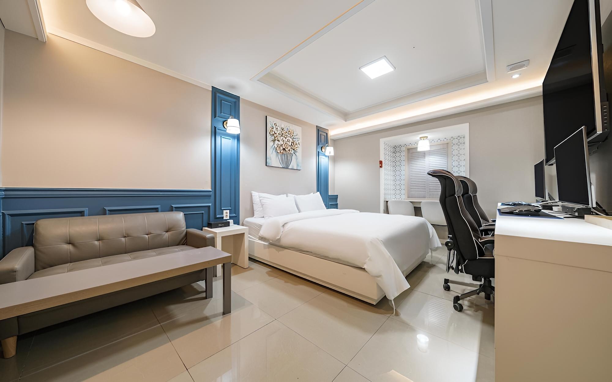 Room (2PC specials (Couple Bag PC Netflix a)