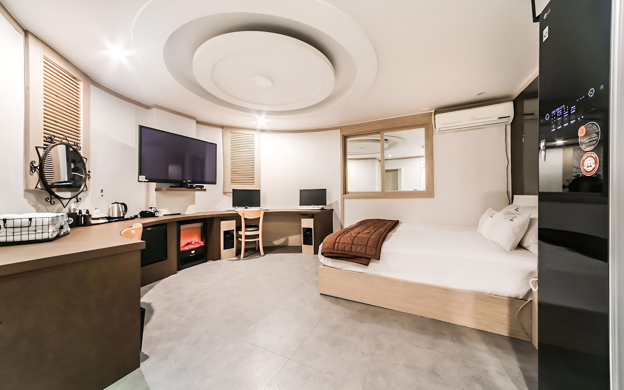 Room (VIP (with styler))
