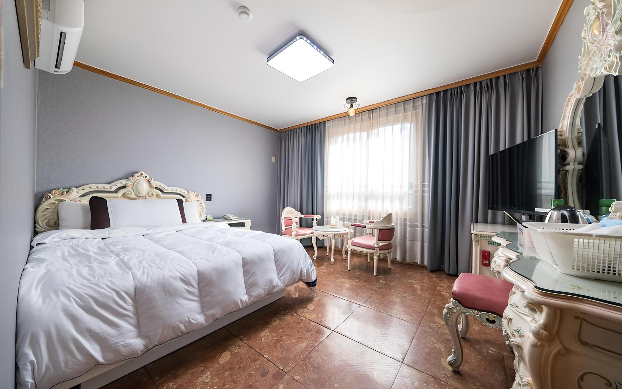 Room (Standard Room)