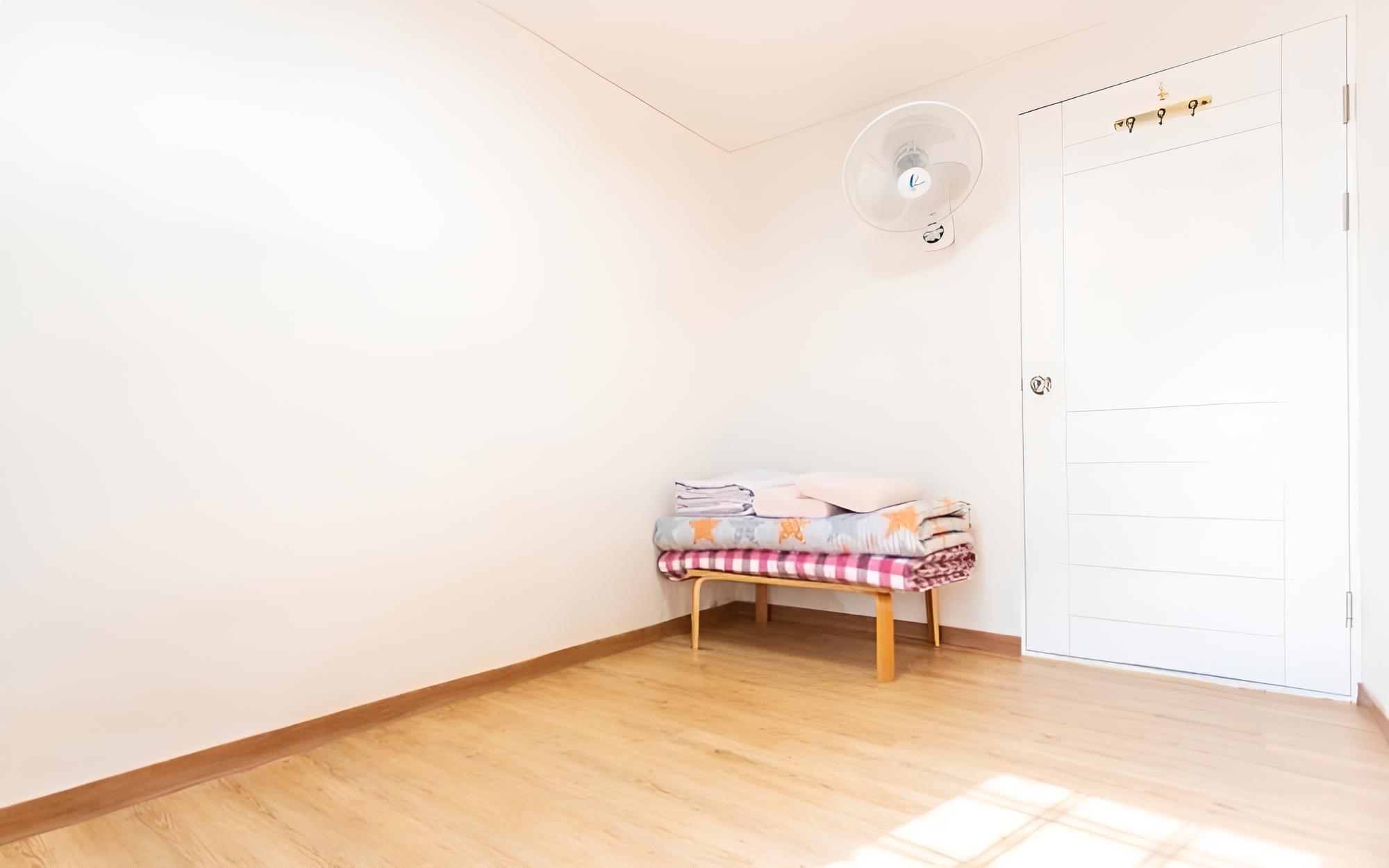 Room (Annex 2)