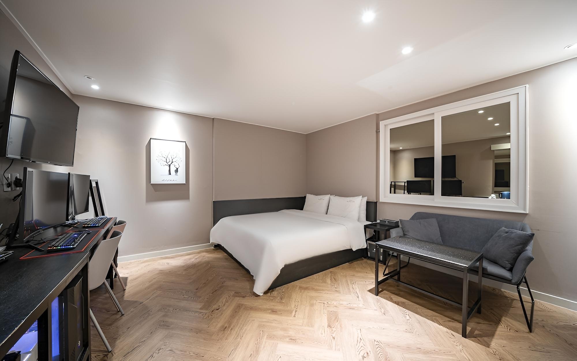 Room (Deluxe-Couple PC (2pc of no-hardware )
