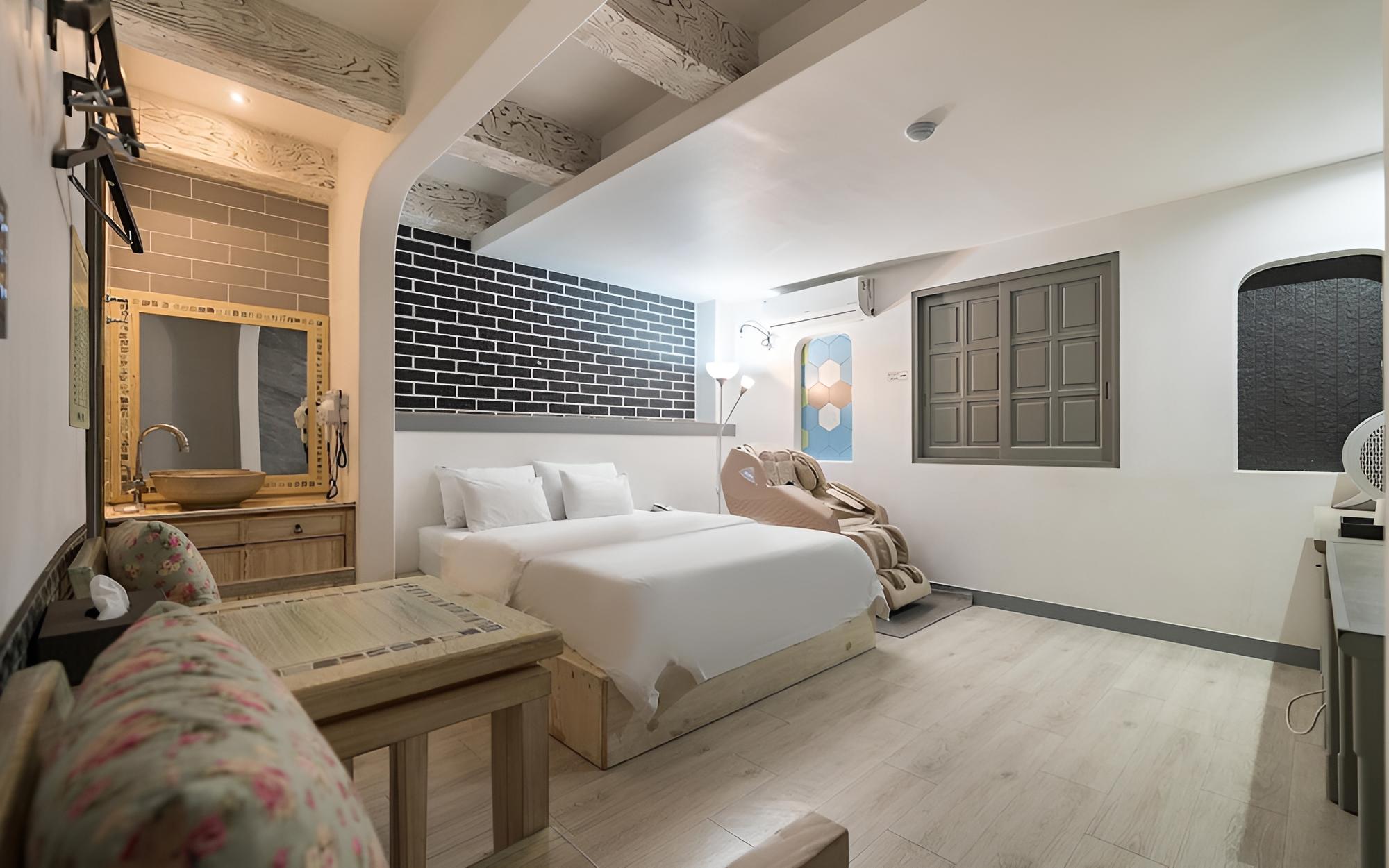 Room (Special room (massage chair comfortab)