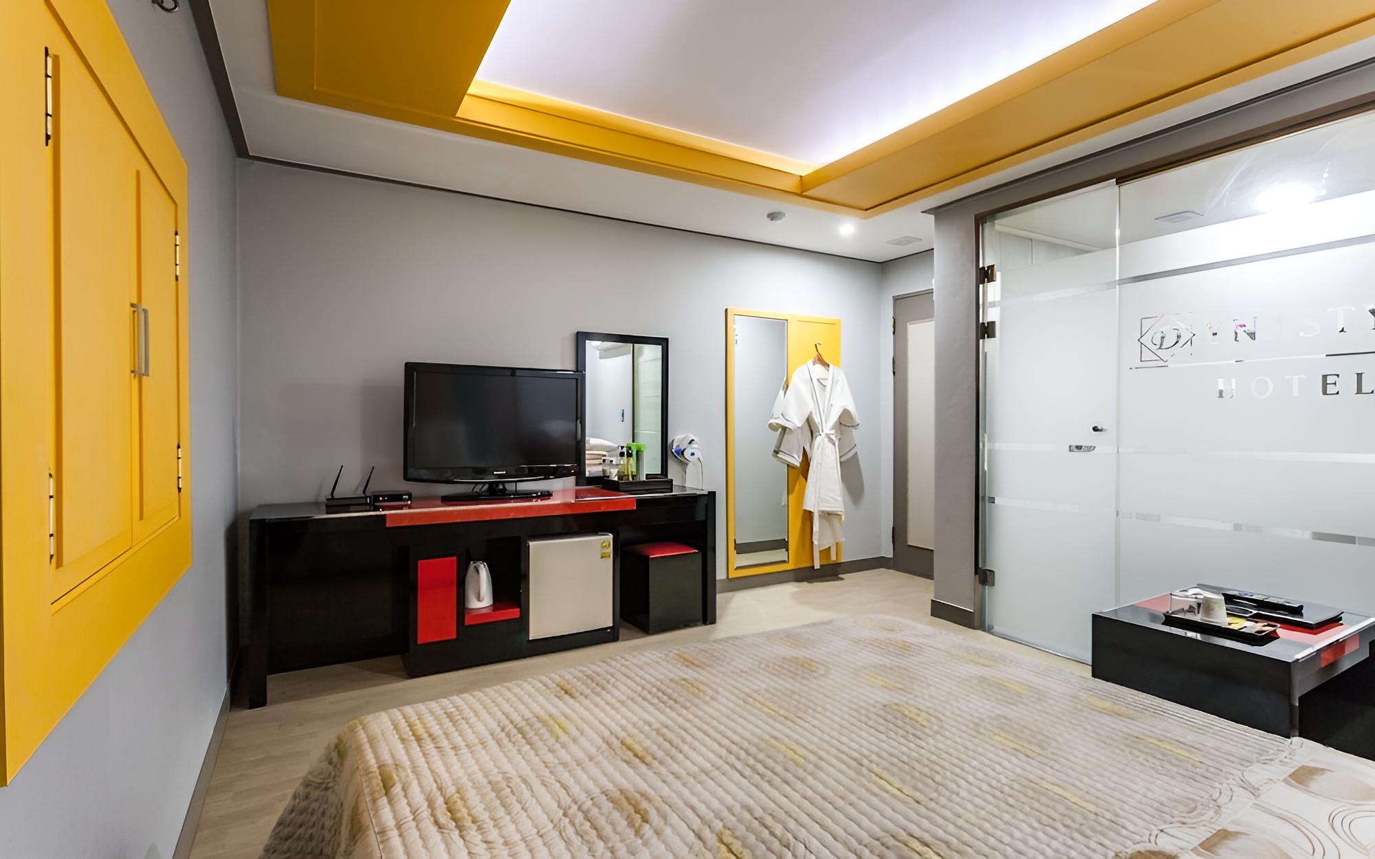 Room (Standard Room) - Photo 1