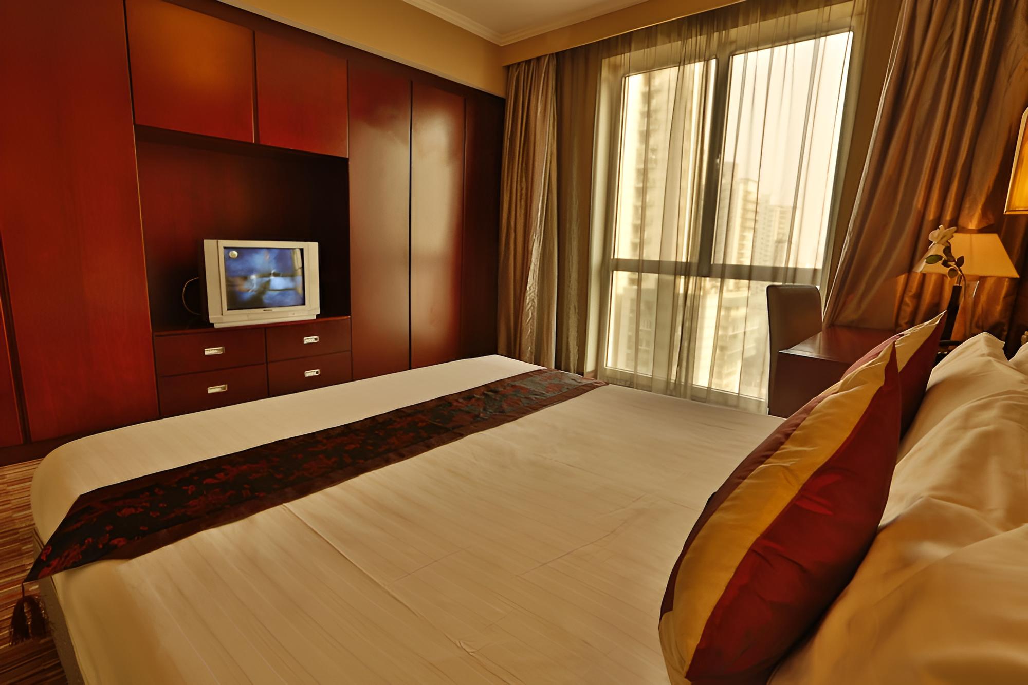 Deluxe Business Suite