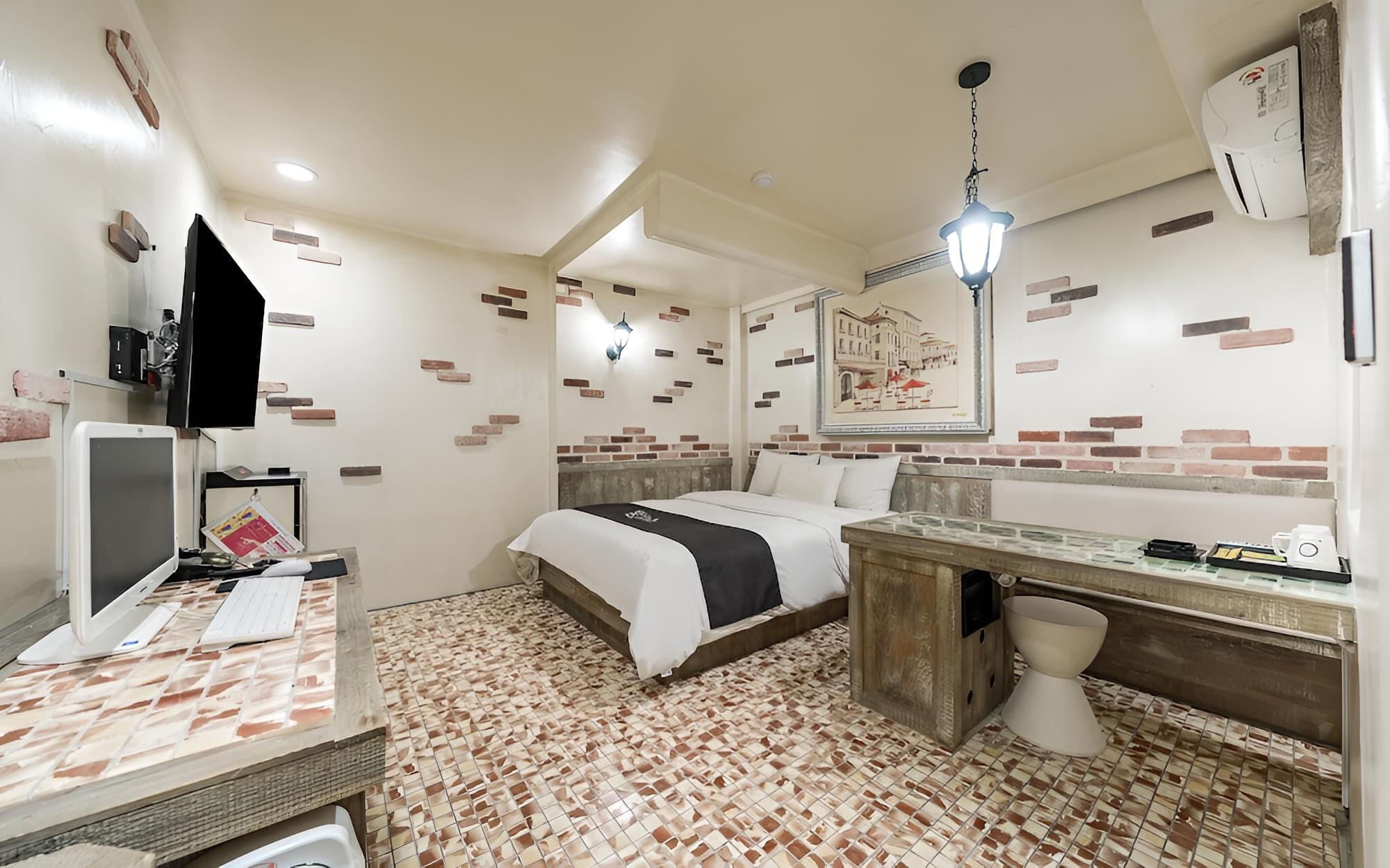 Room (Semi-Special Room (Must Inquire In-ad)