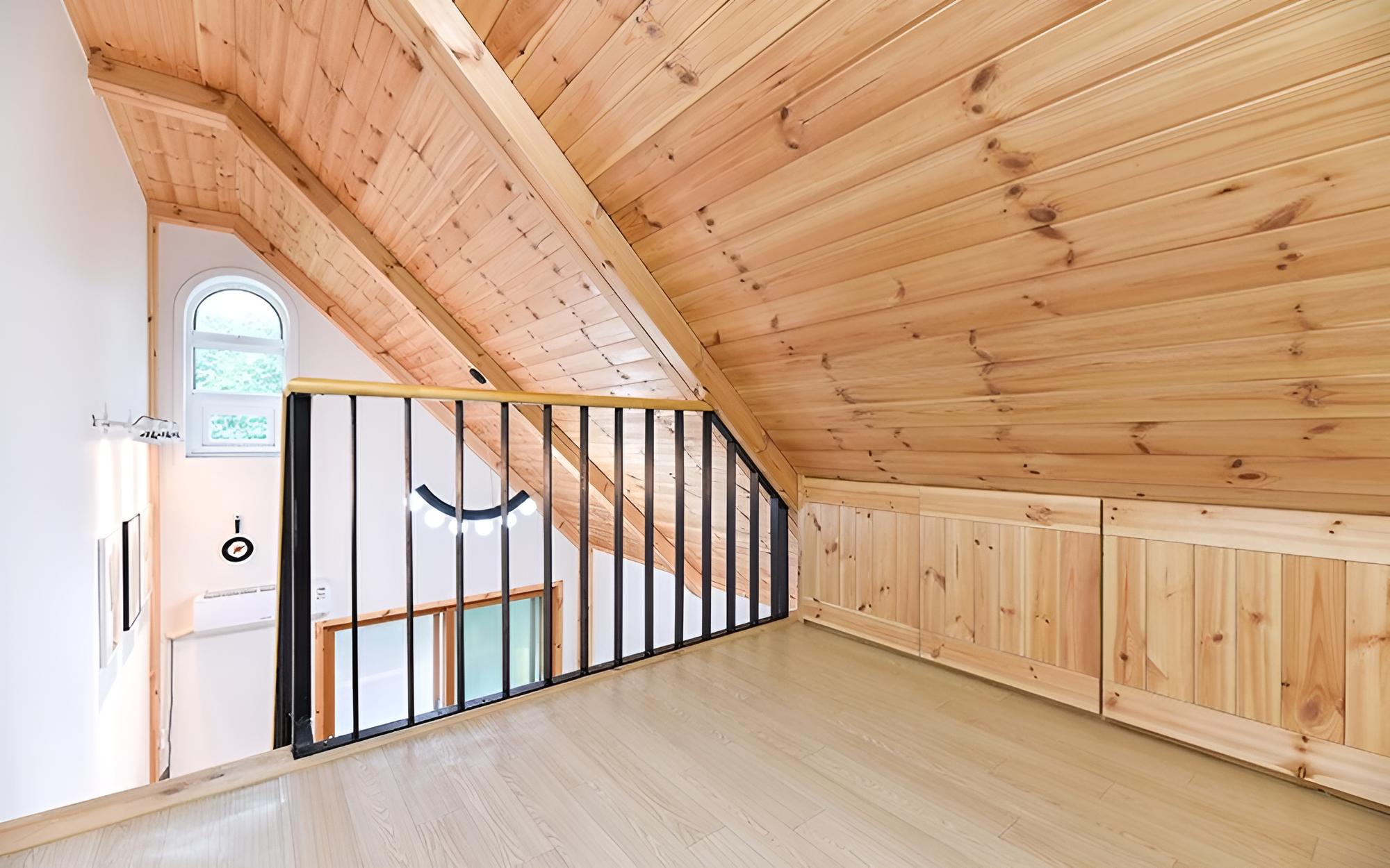 Room (204 (Double Layer))