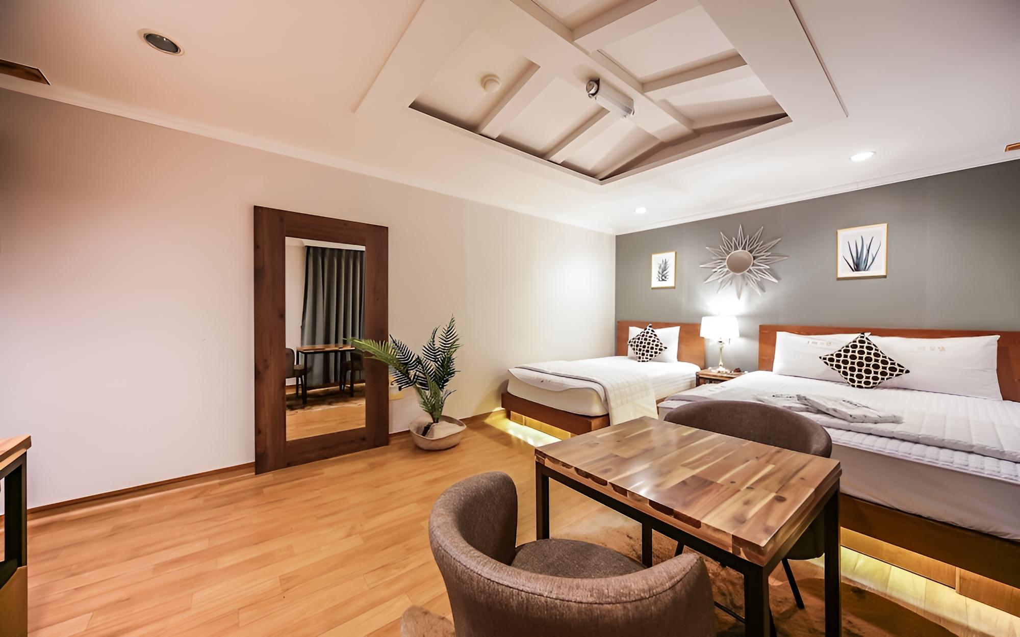 Room (Special Room) - Photo 8