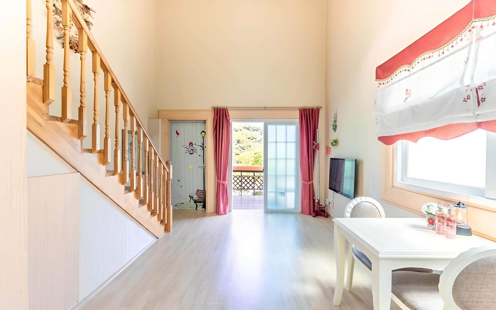 Room (Mountain birds (duplex))