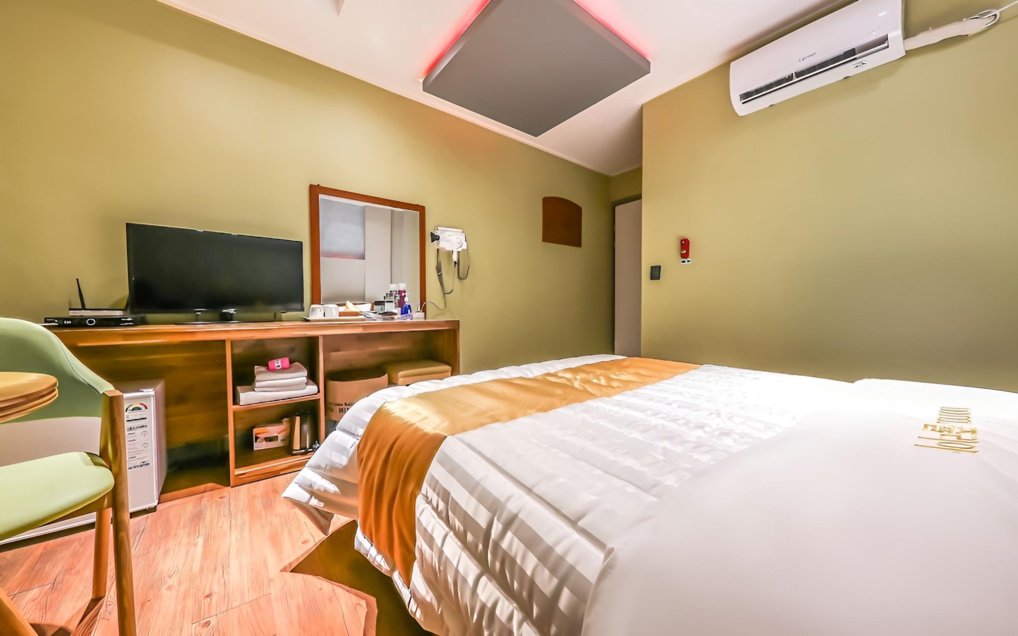 Room (Standard room) - Photo 2