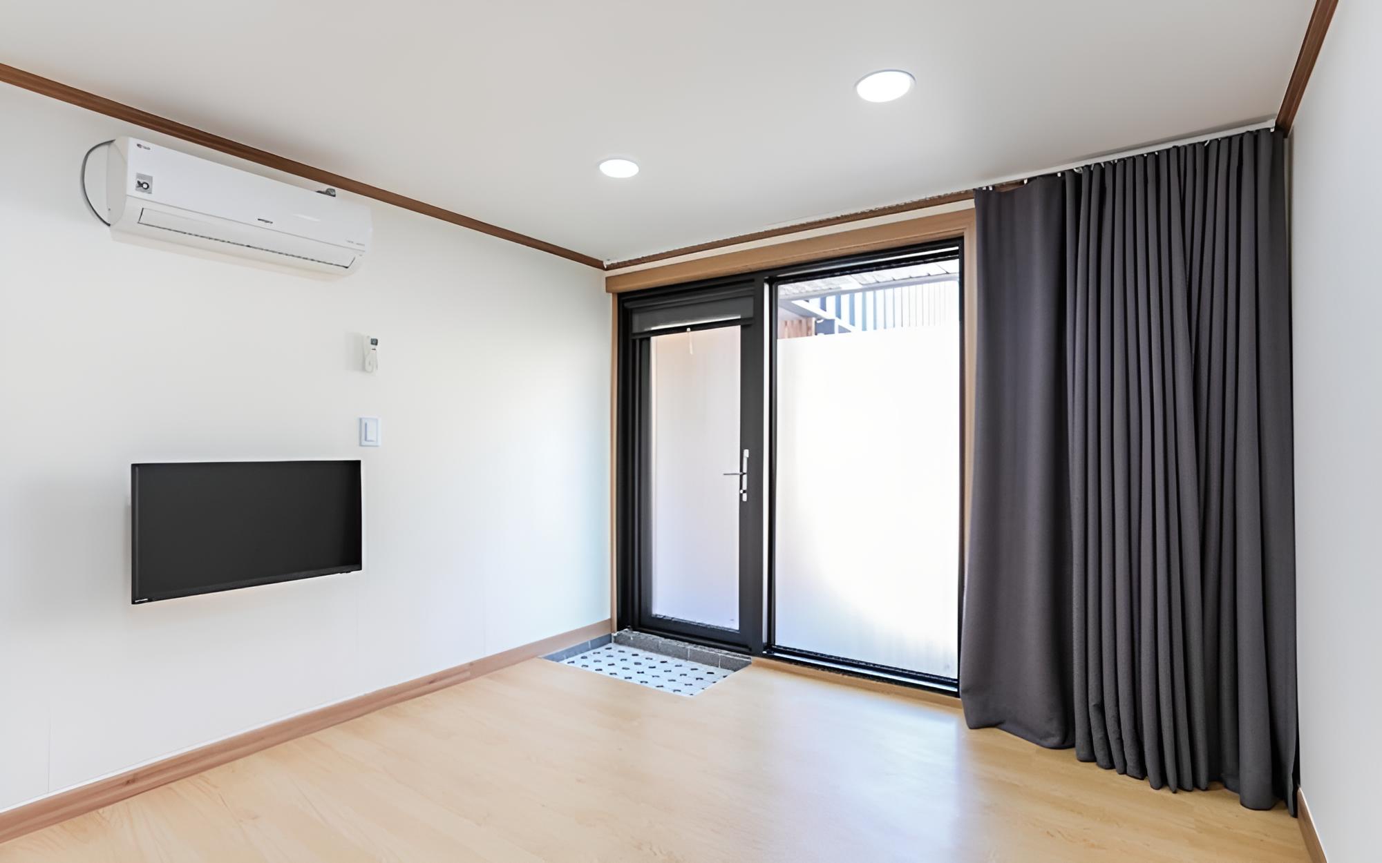 Room (Room5)