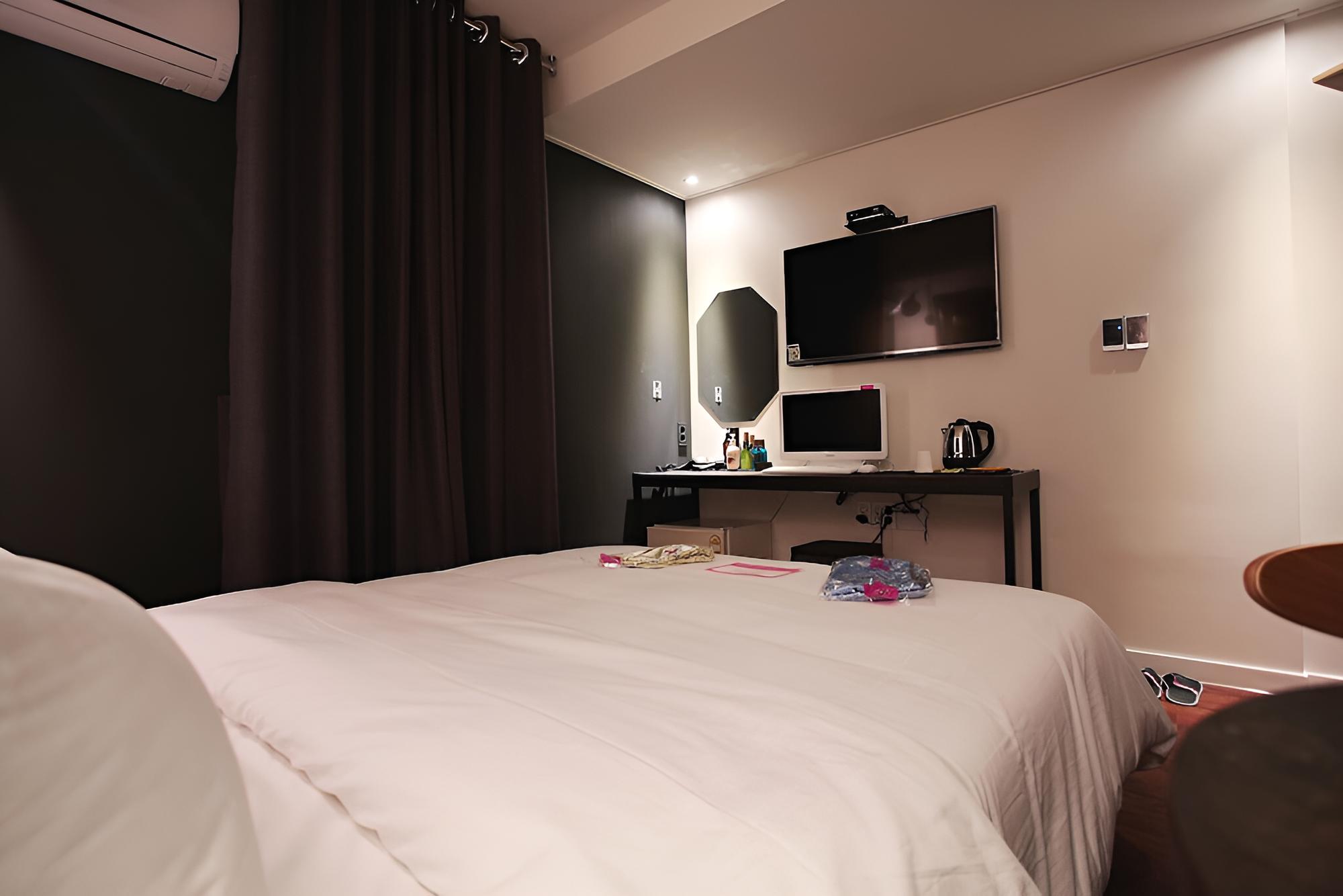 Room (Standard room) - Photo 27