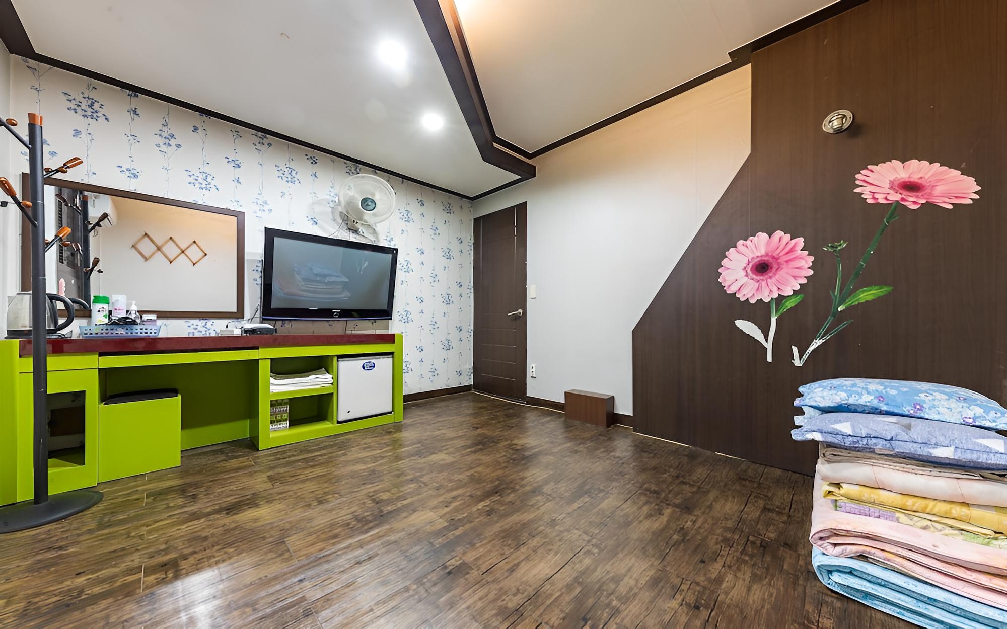 Room (Ondol General) photo 2