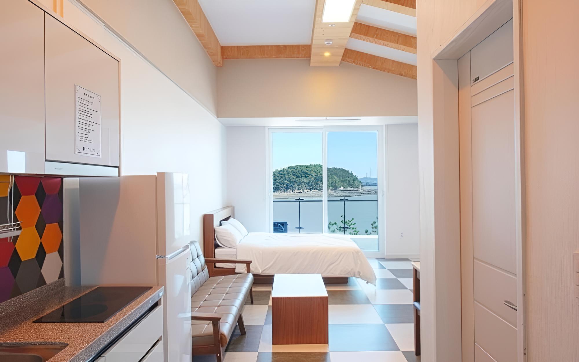 Room (Two Rooms A Type 301 Ocean View NO PE)