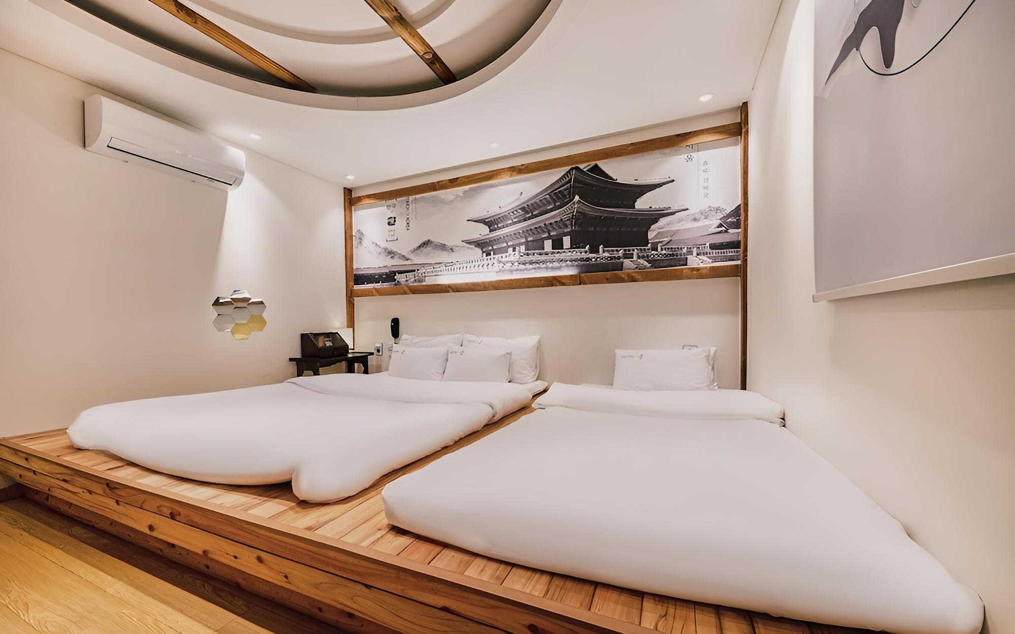 Room (Diplomatic mission TWIN room (styler ) photo 2