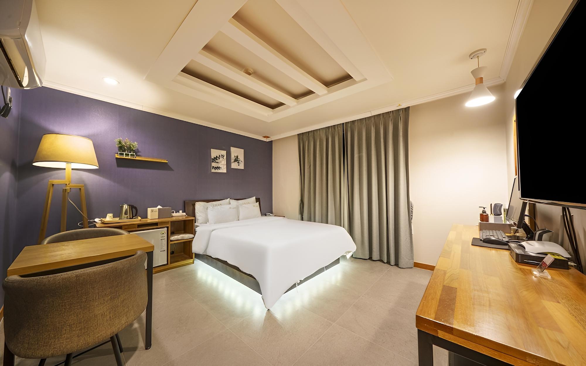 Room (Standard Room)