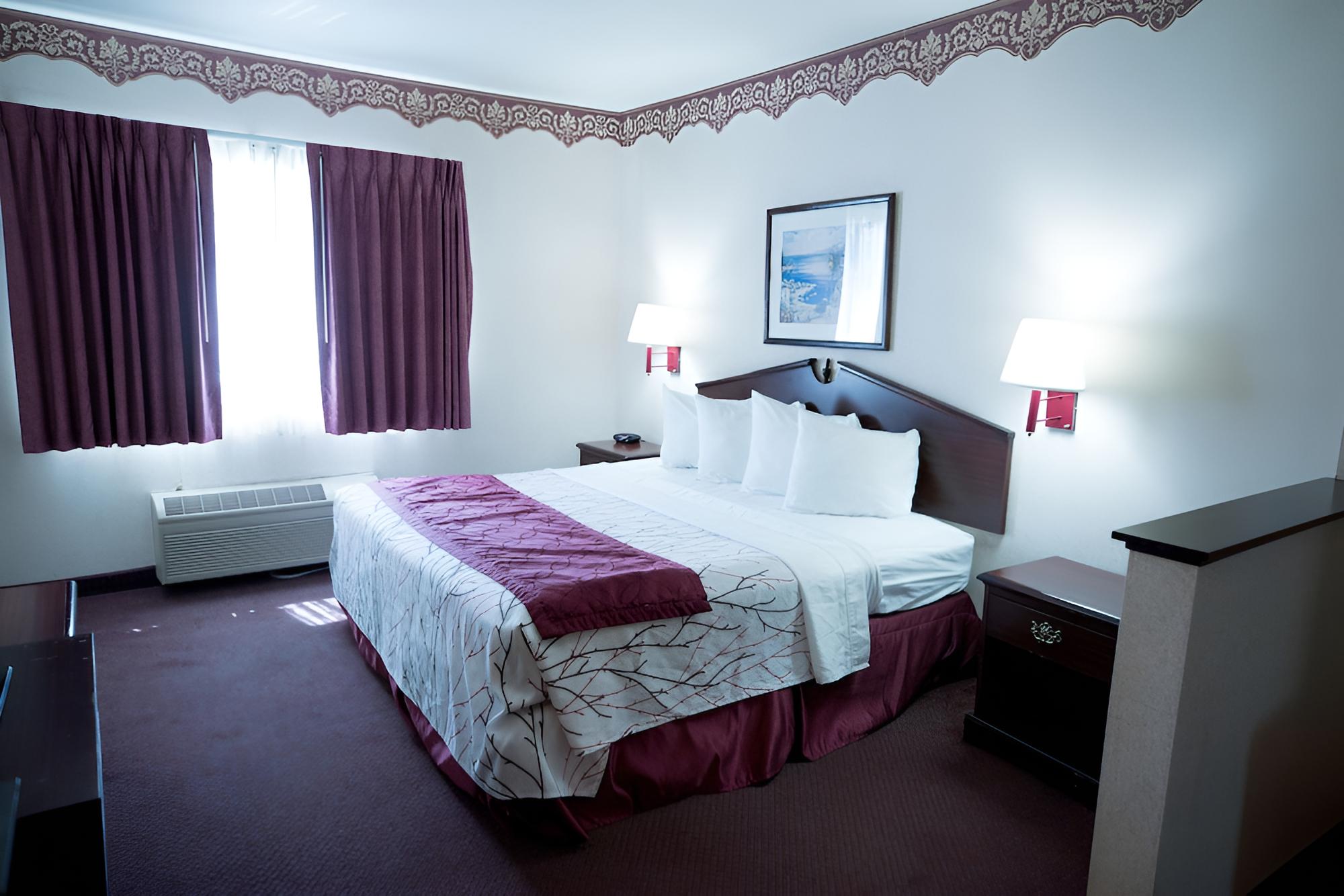 Family Suite, 2 Bedrooms Non Smoking 1 king, 1 Queen with Jacuzzi