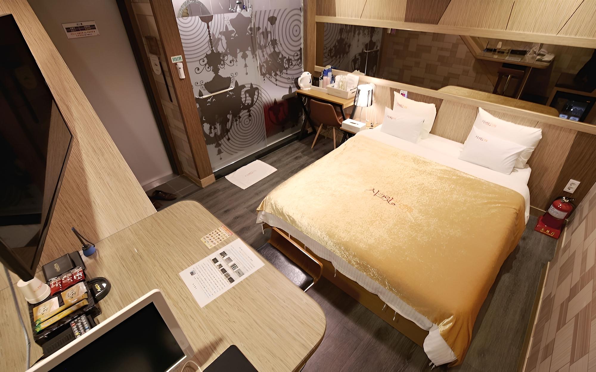 Room (Massage Spa C - Today's specials inqu)