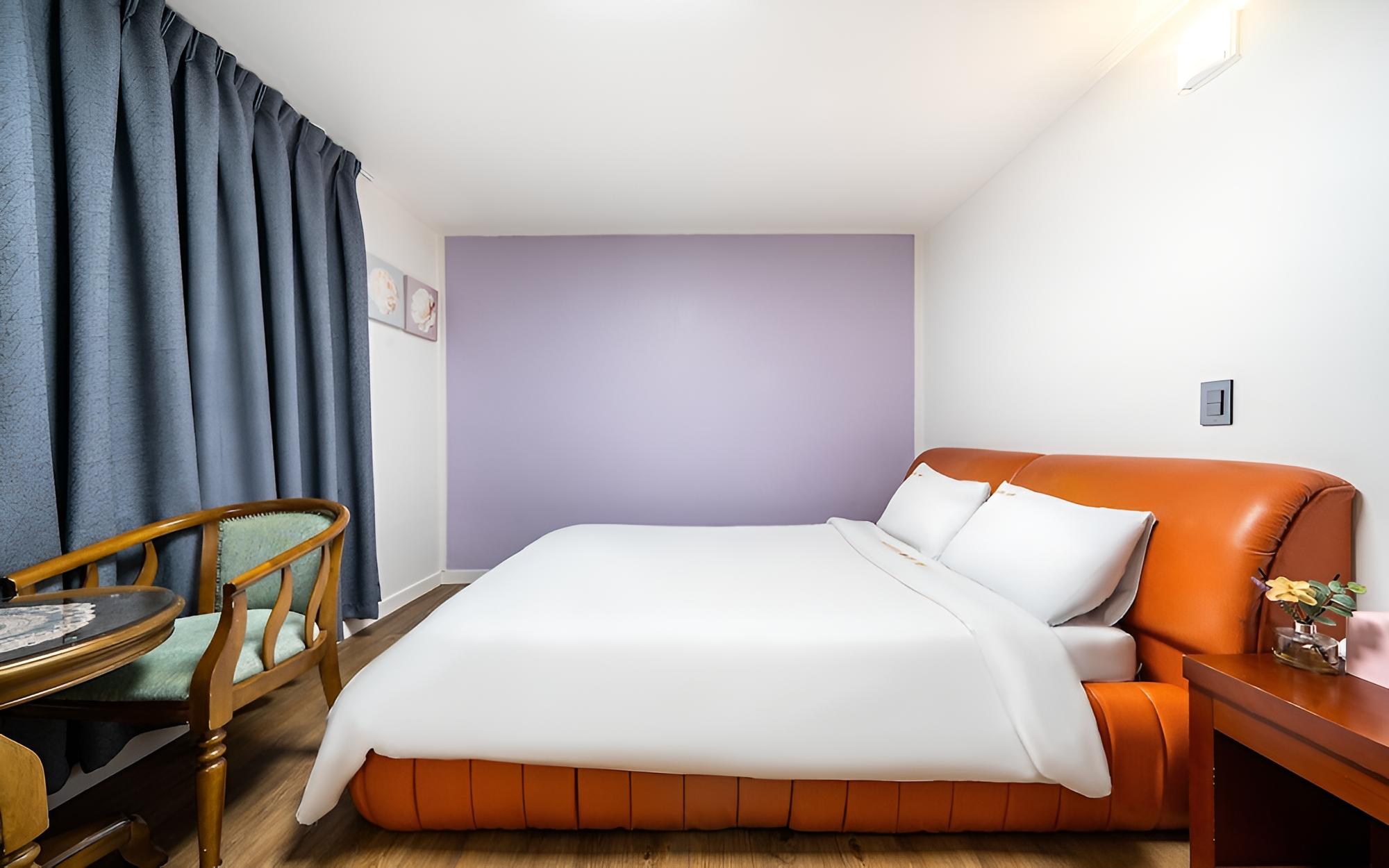 Room (Standard Room) - Photo 11