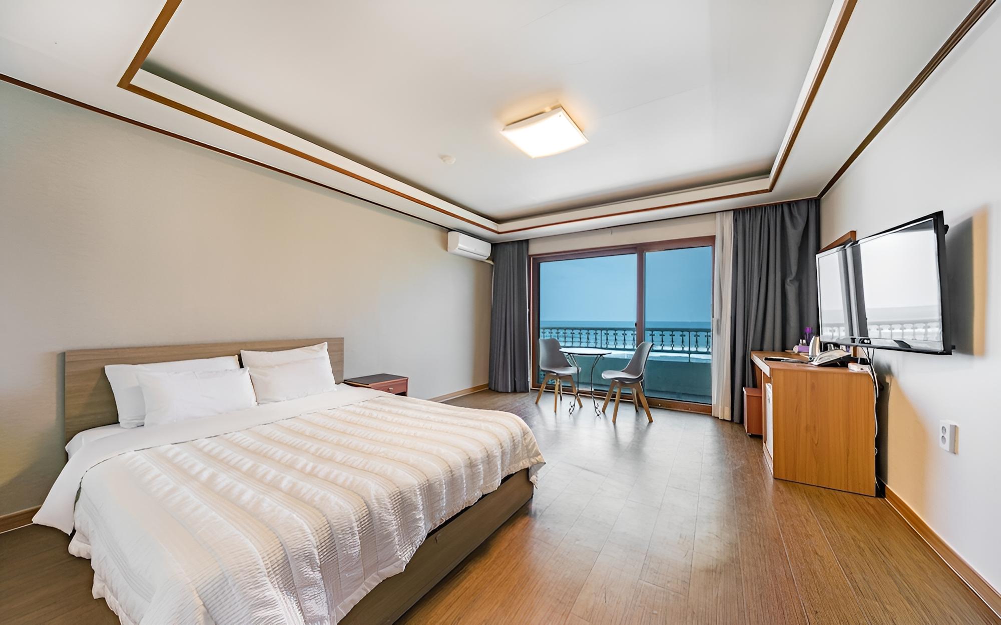 Room (Ocean View Double Bed) - Photo 5