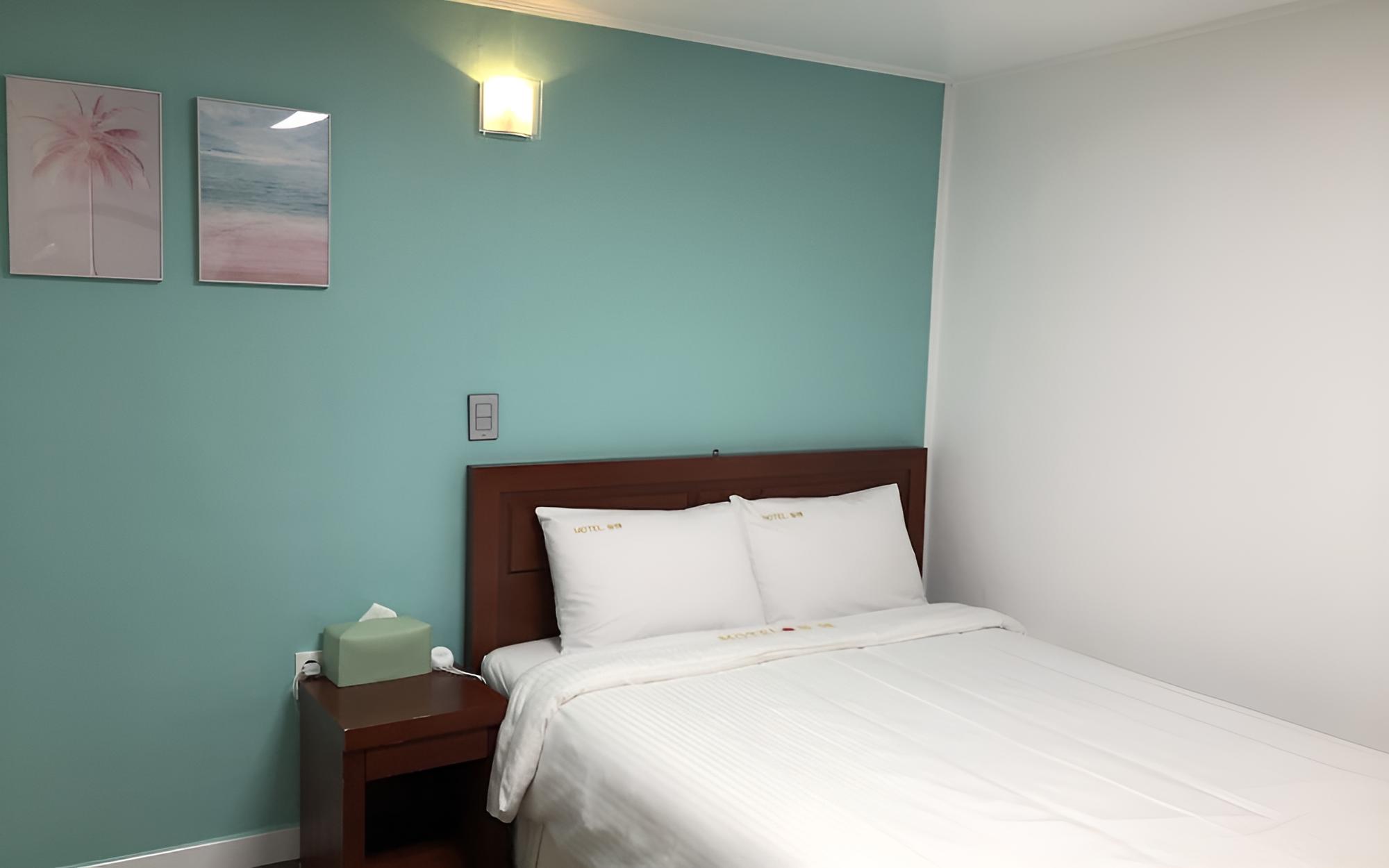 Room (Standard Room) - Photo 31
