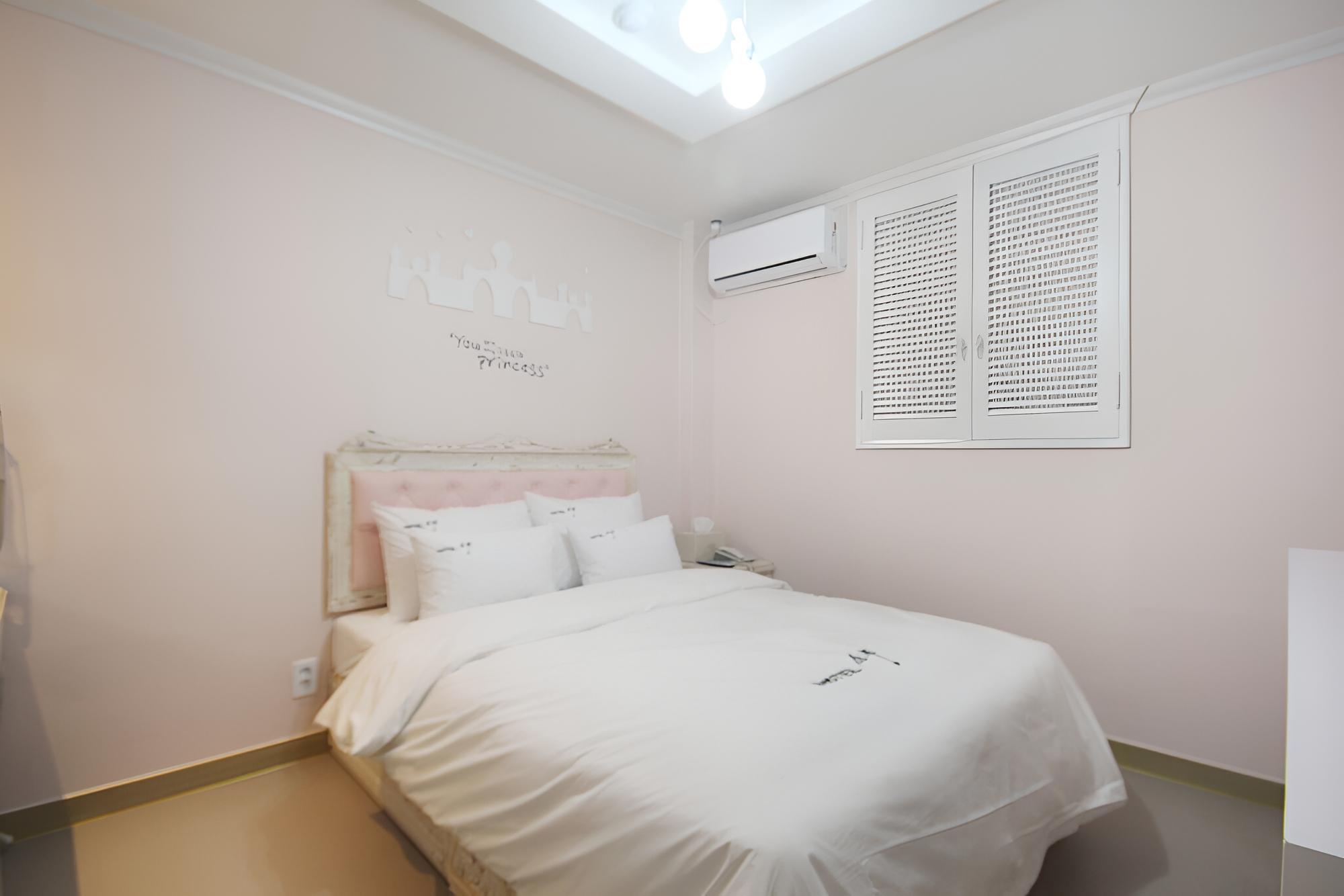 Room (Standard Room) - Photo 7