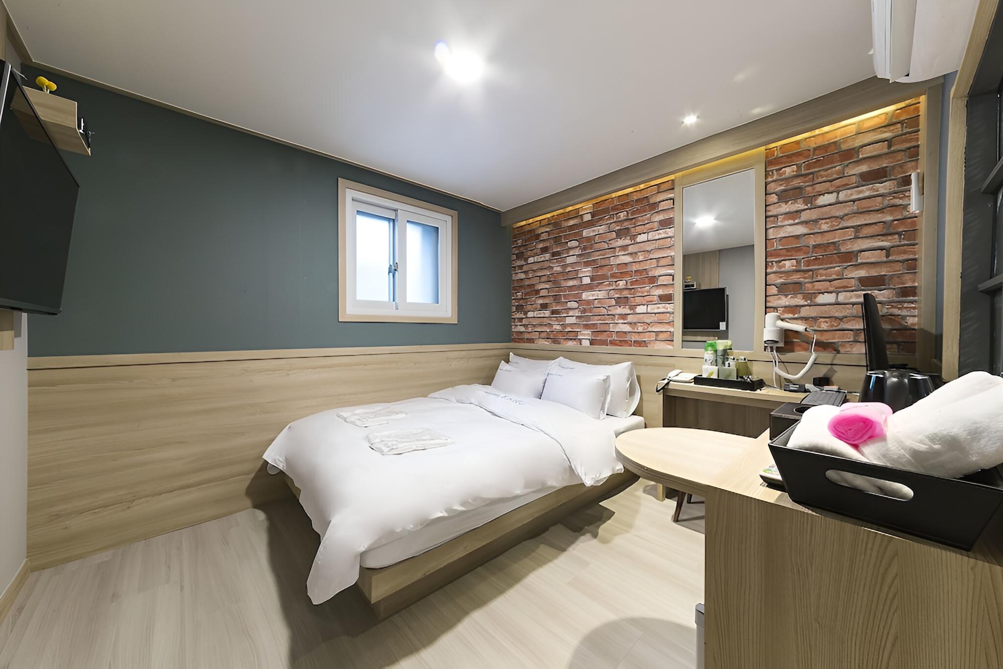 Room (Standard Room)