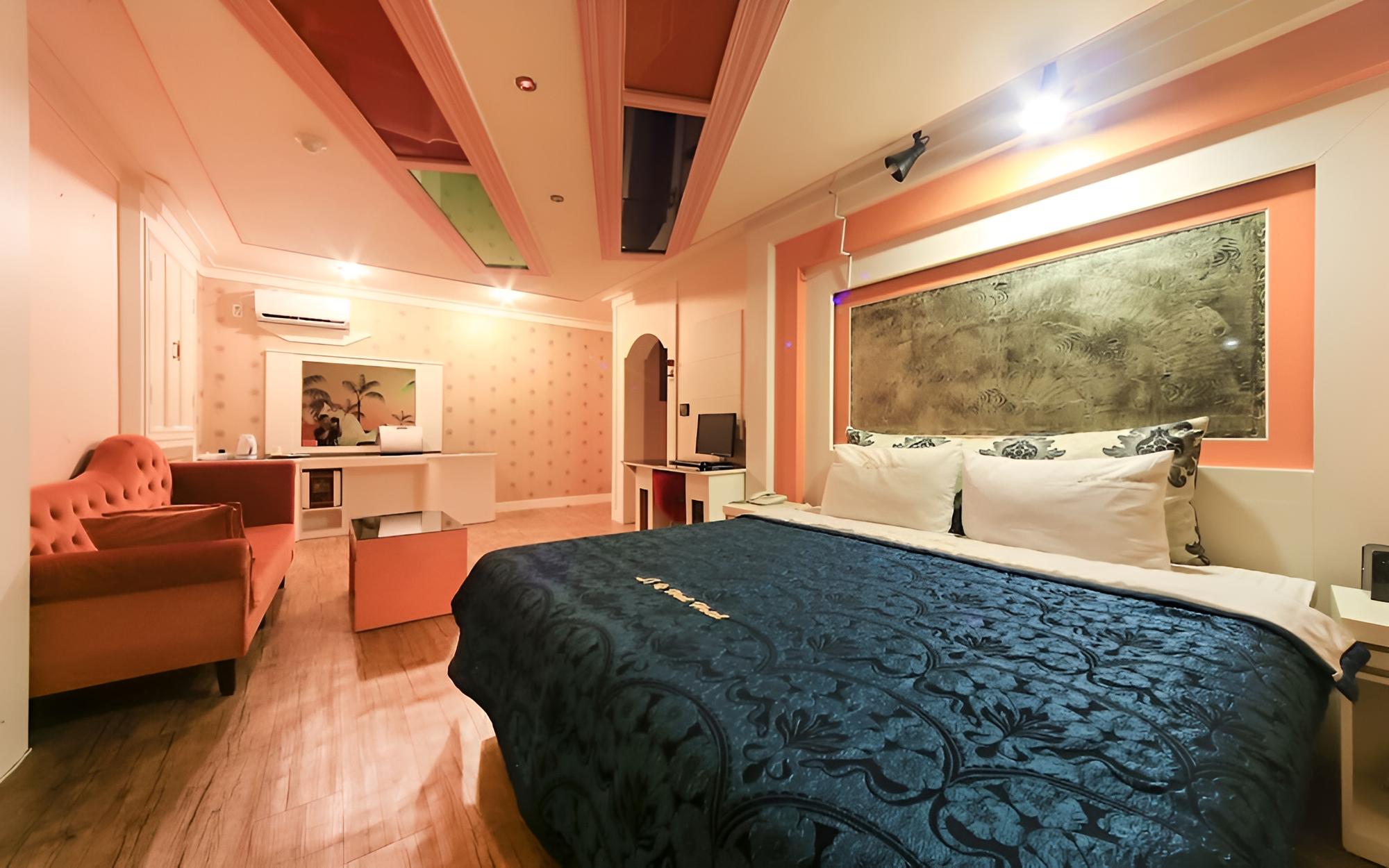 Room (Special Room) - Photo 14