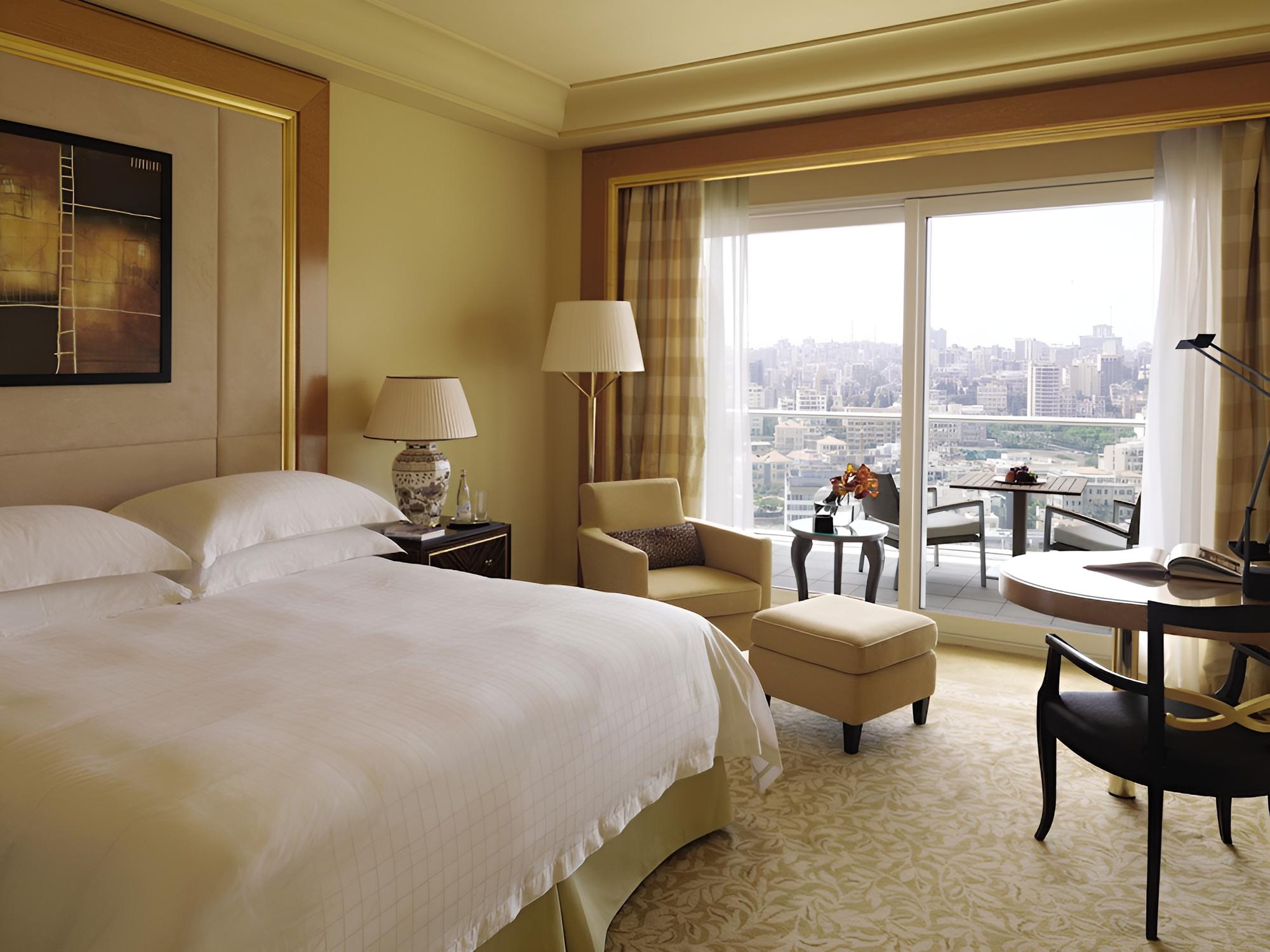 Superior King Room, City View