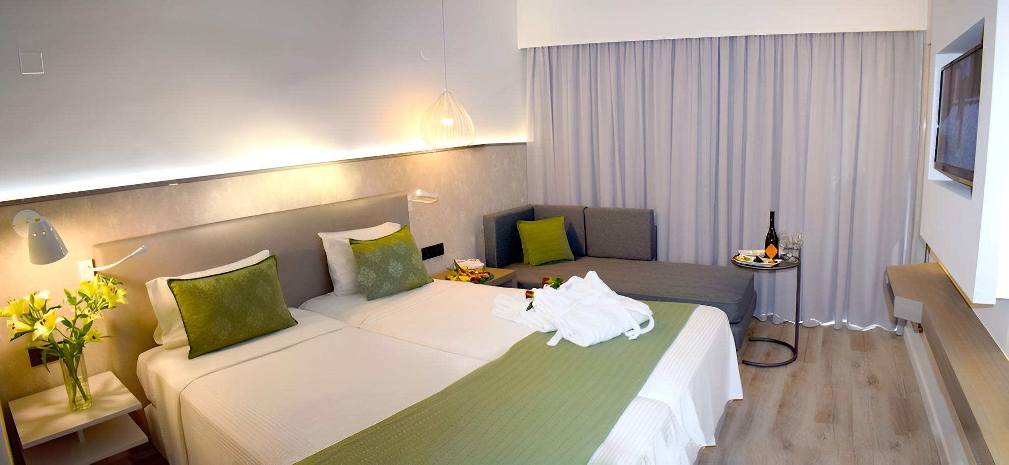 Standard Double or Twin Room photo 3