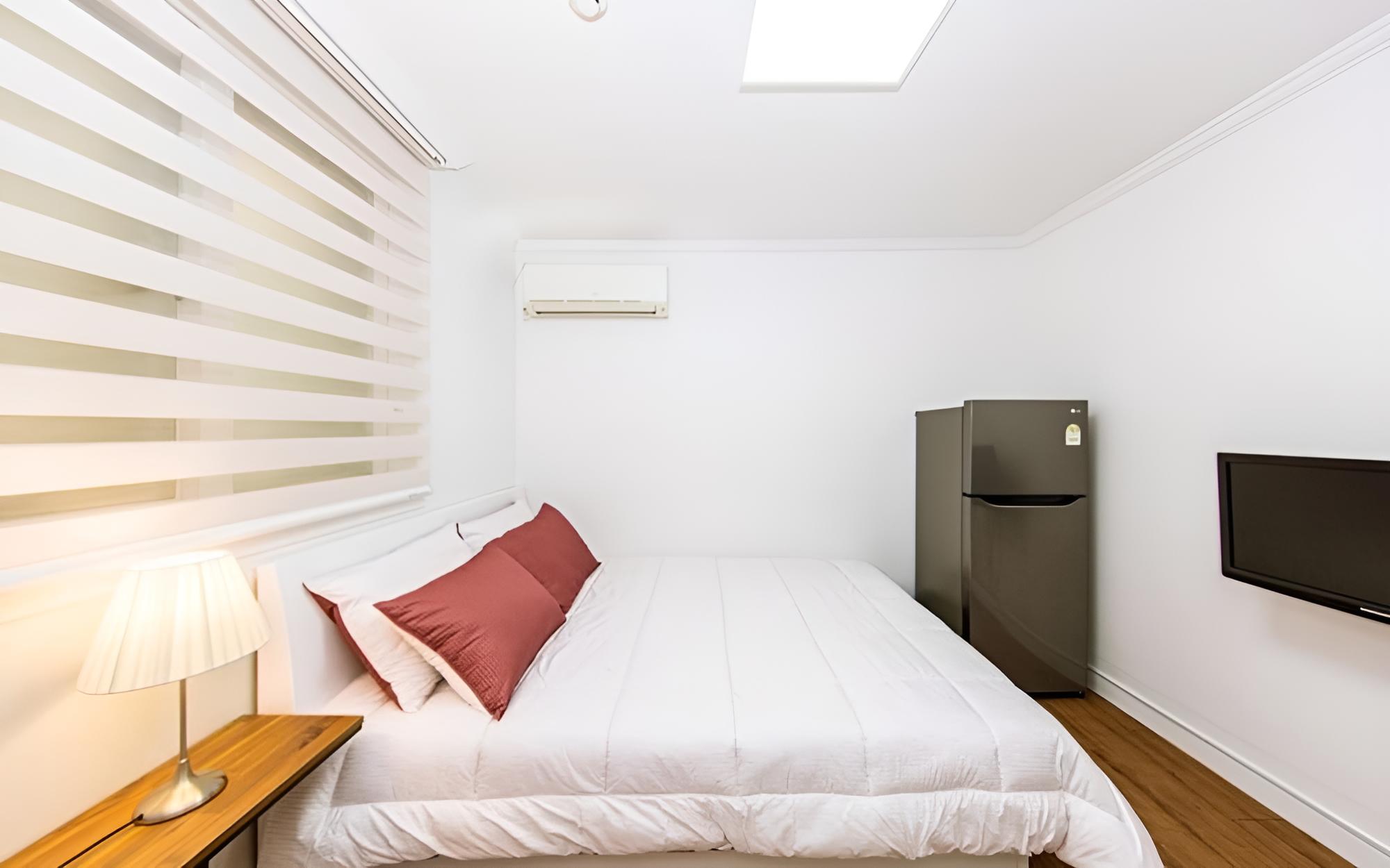 Room (Couple Bed Room 206)