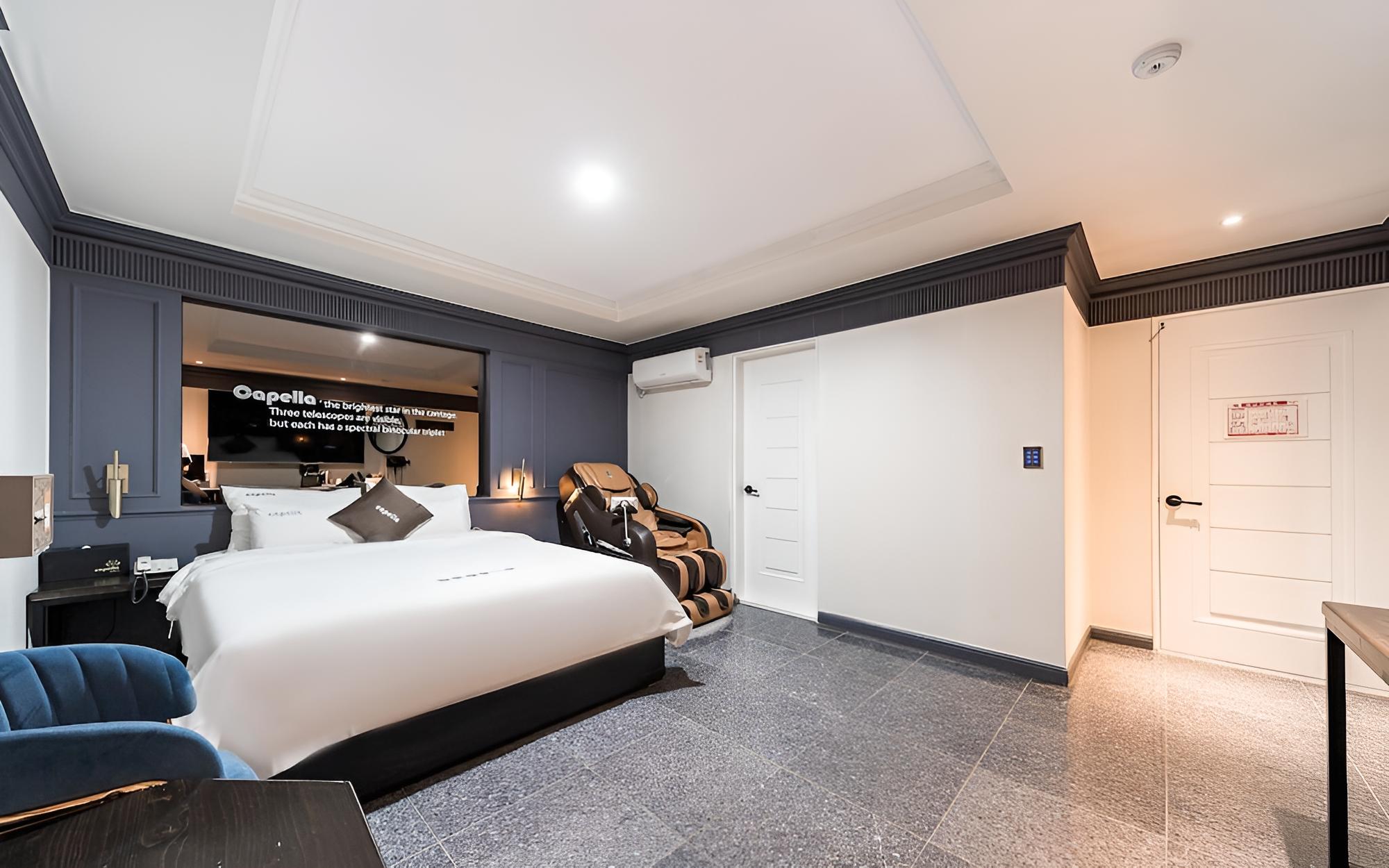 Room (Massage chair + whirlpool - 23 hours )