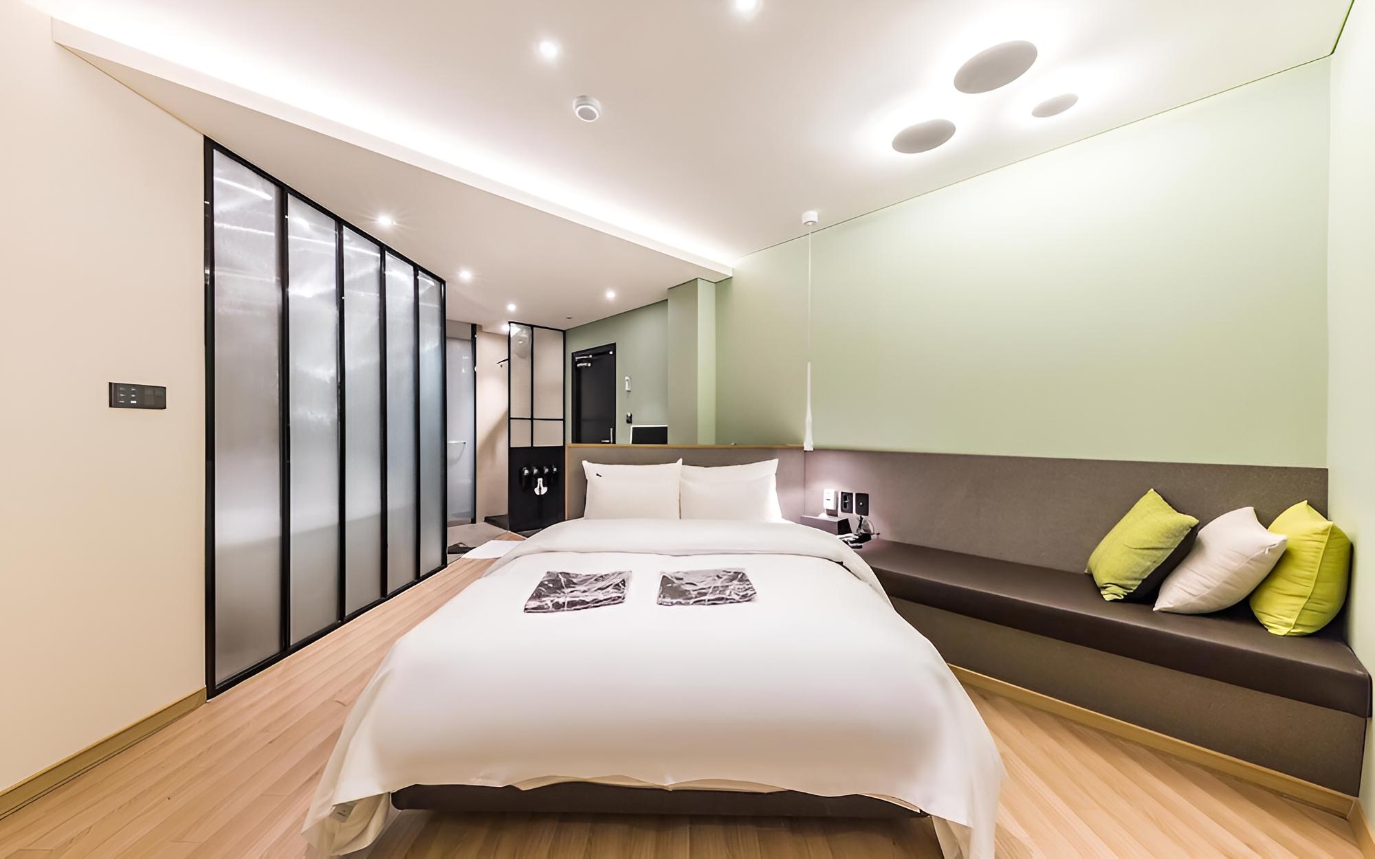 Room (Suite) - Photo 24