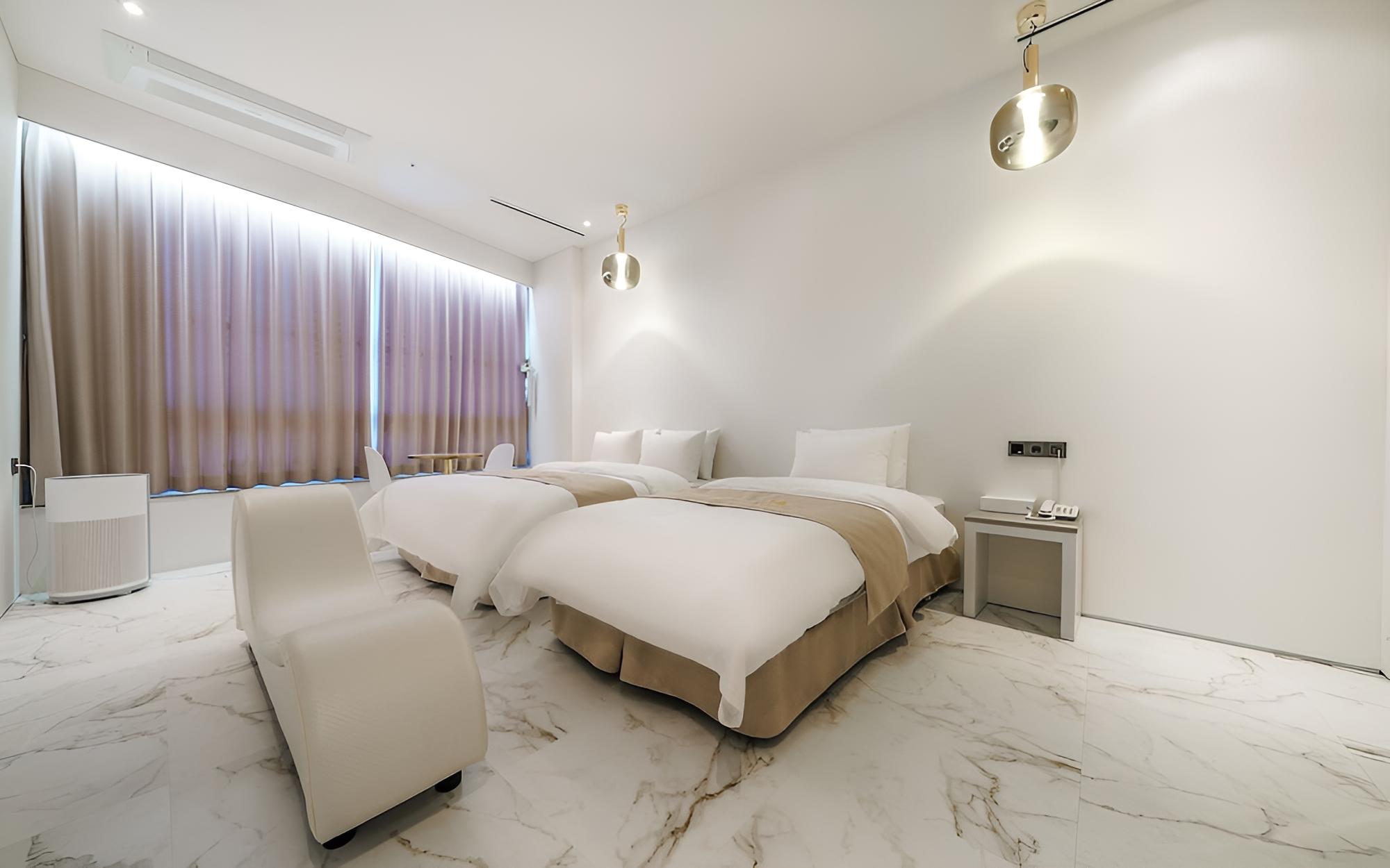 Room (VIP - 4 (handicapped room))