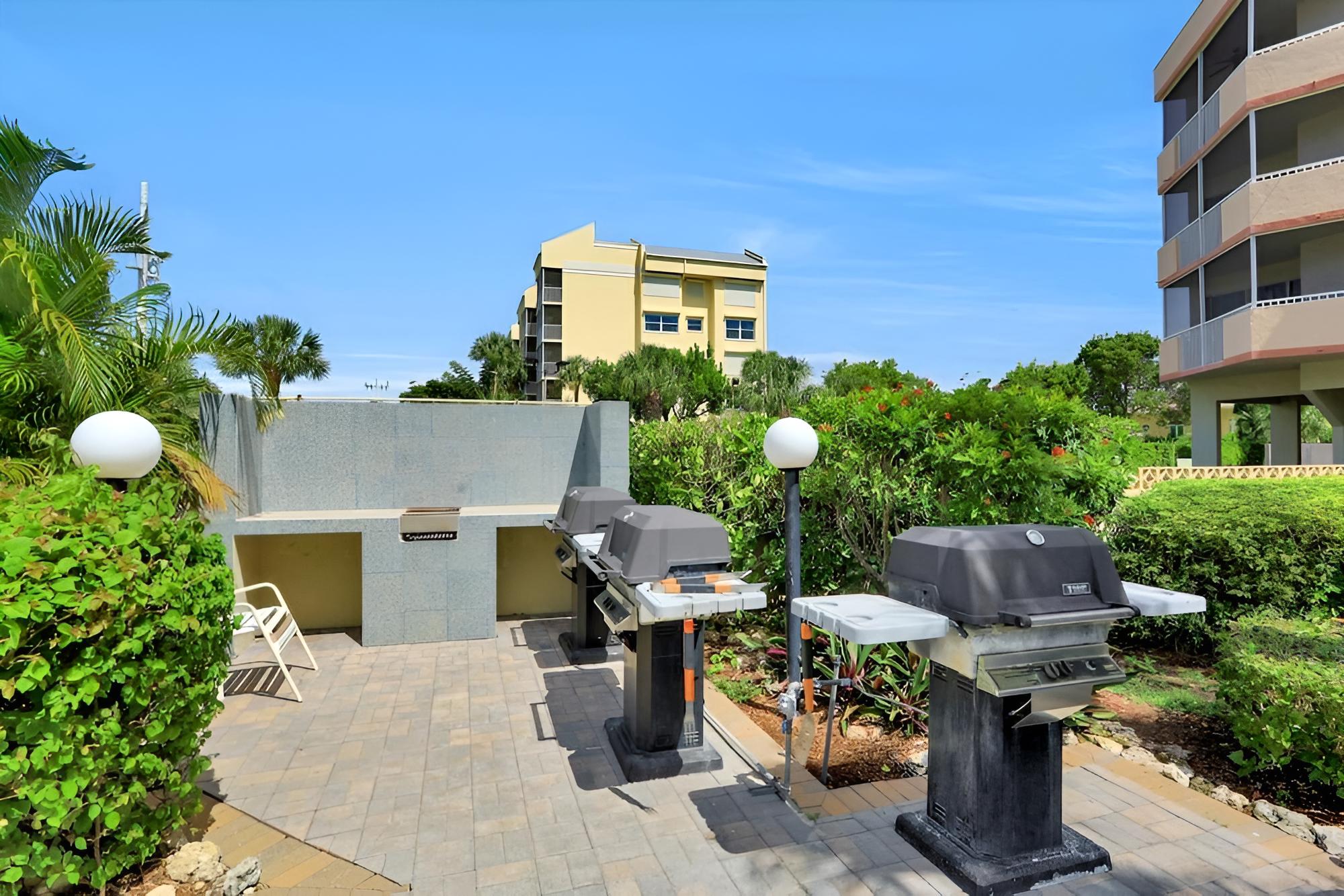 Condo, 1 Queen Bed with Sofa bed (Beach Club 417)