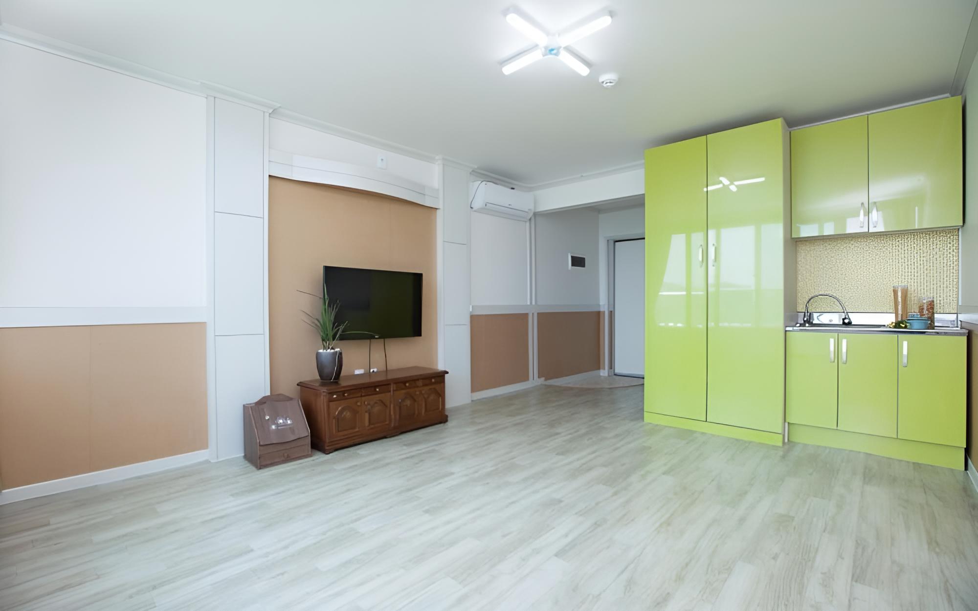 Room (Sicily Room 204 (Ocean View Ondol Roo)