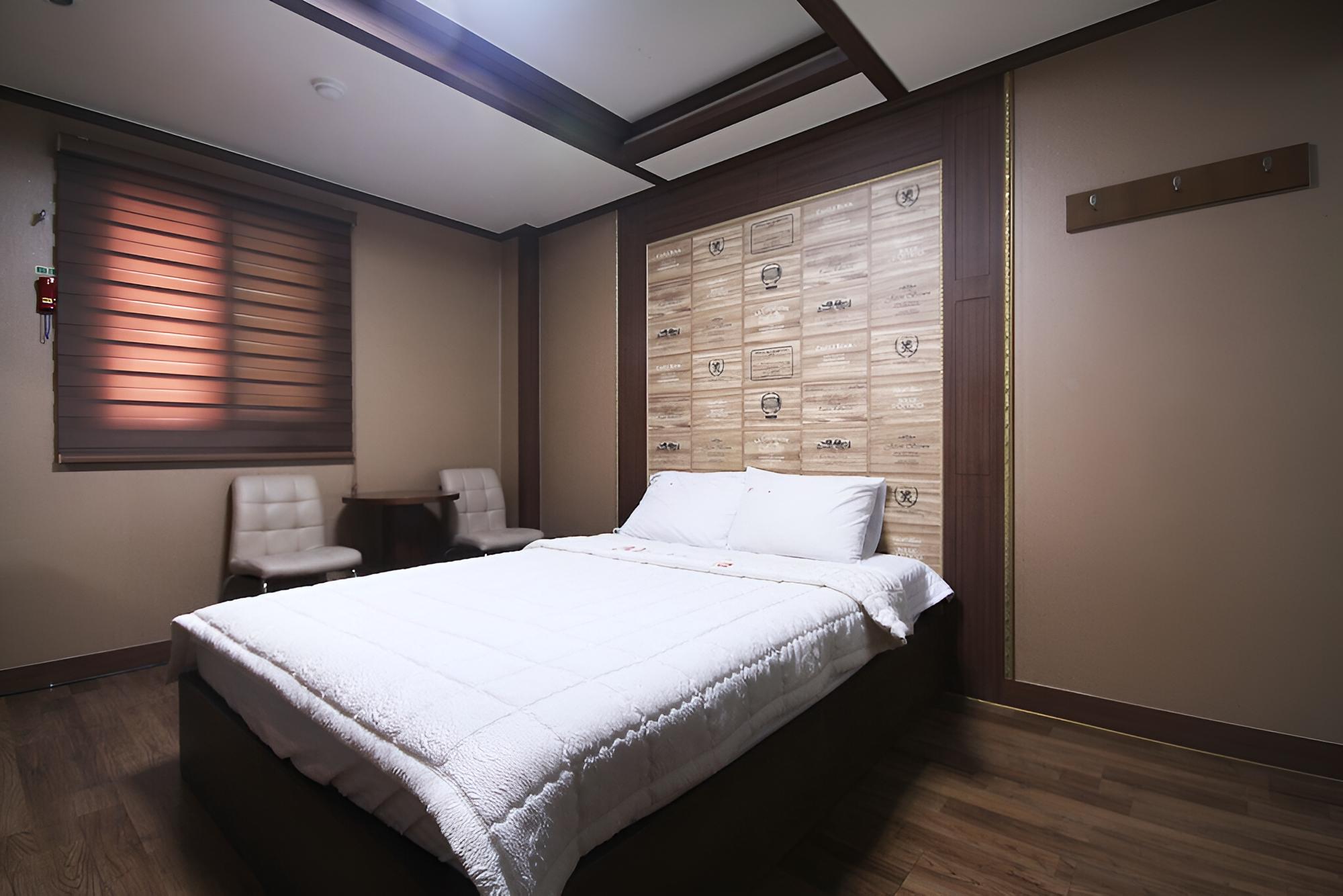Room (Standard Room A) - Photo 3