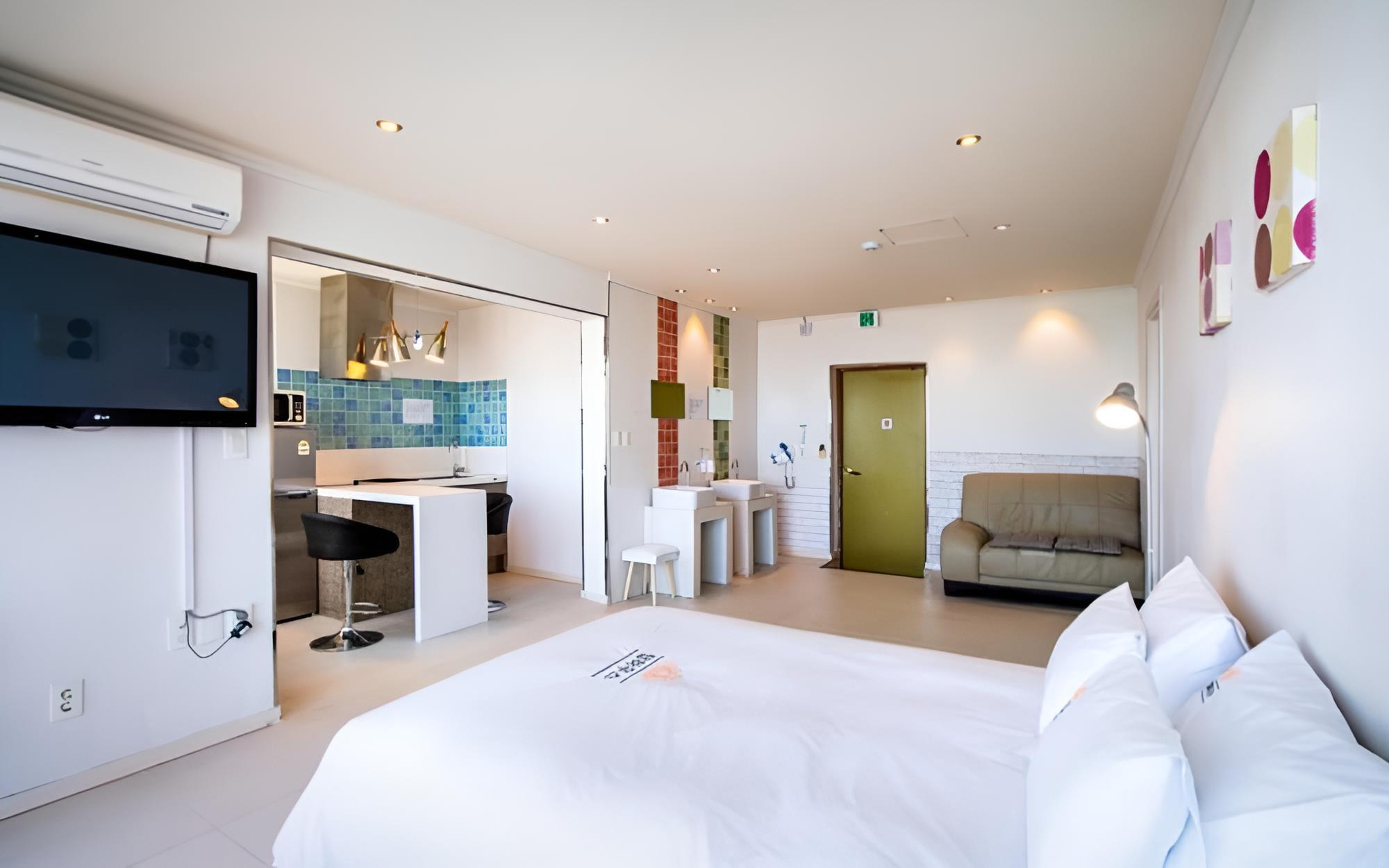 Room (303 Spa Ocean View (Netflix Mini Beam) photo 3