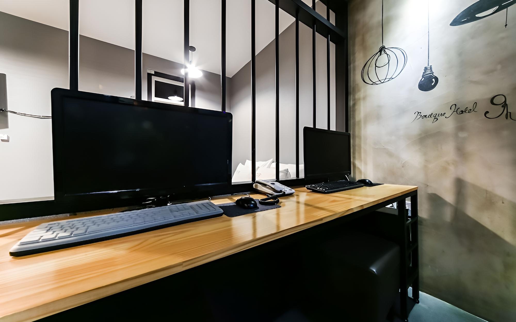 Room (Special room (high-end PC Netflix/Wav) - Photo 9